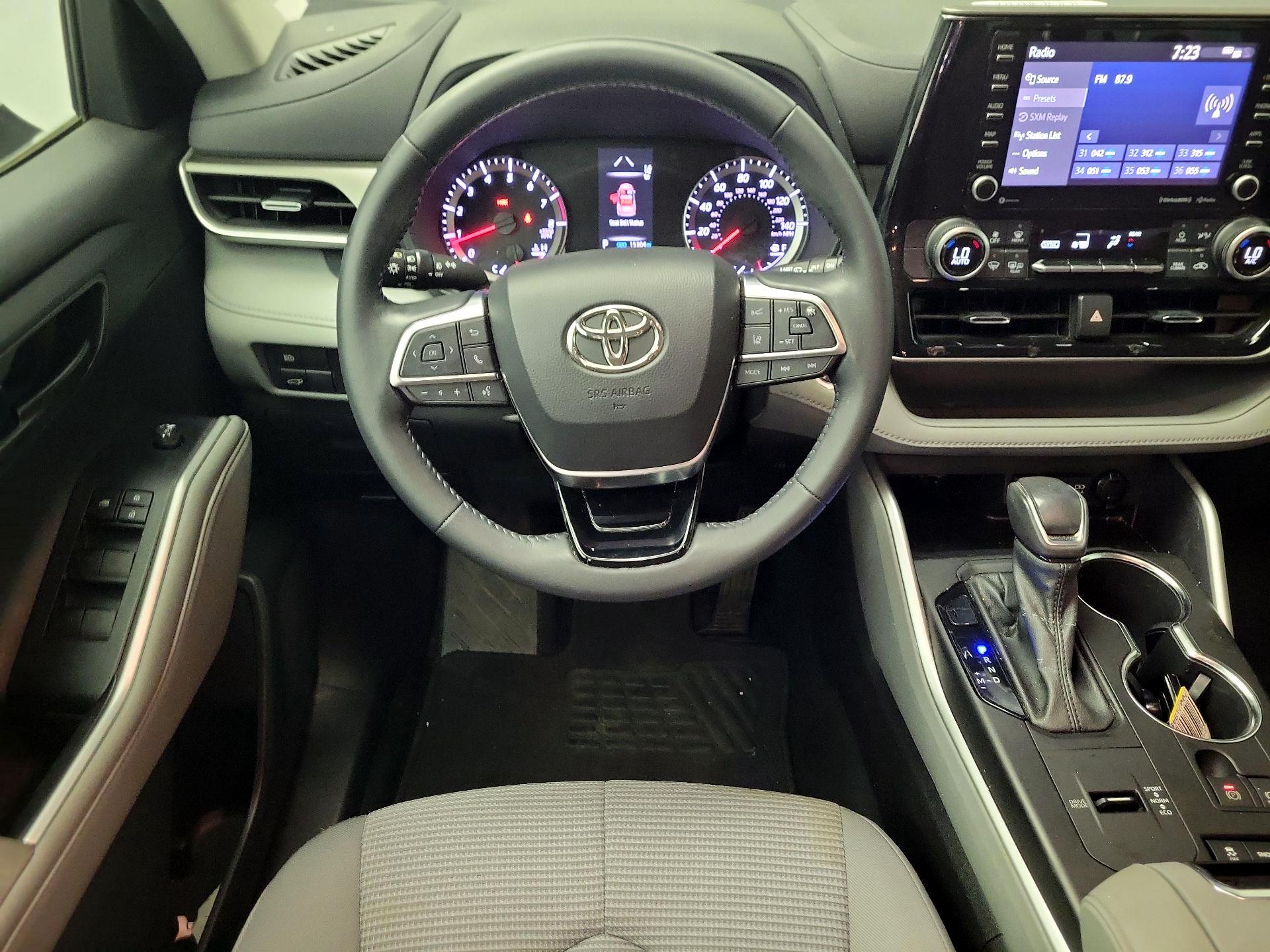 Thumbnail: 2021 Toyota Highlander - 10