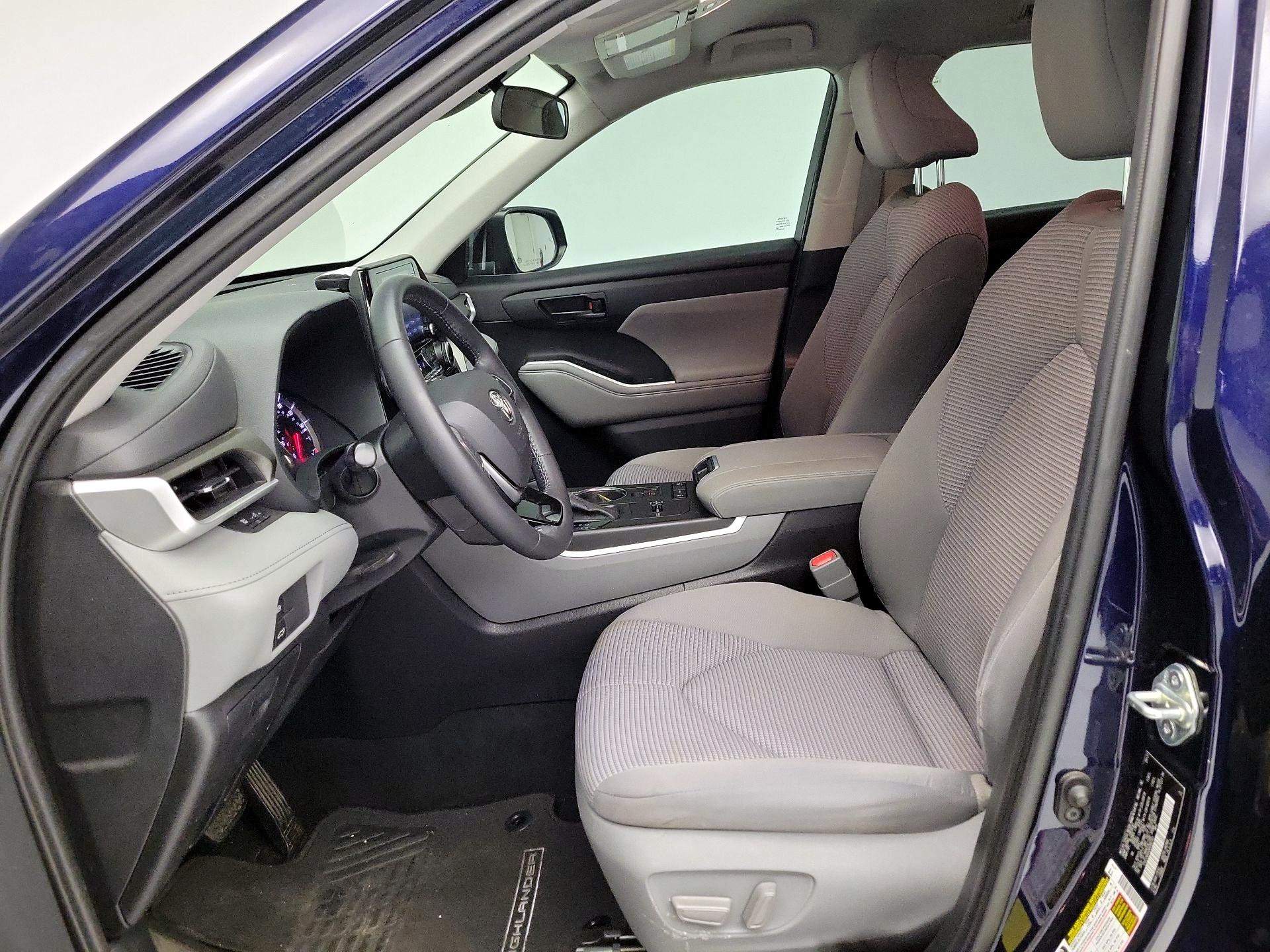 Thumbnail: 2021 Toyota Highlander - 11