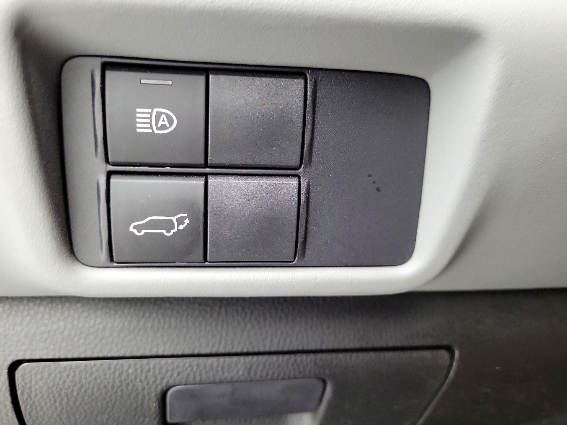 Thumbnail: 2021 Toyota Highlander - 13