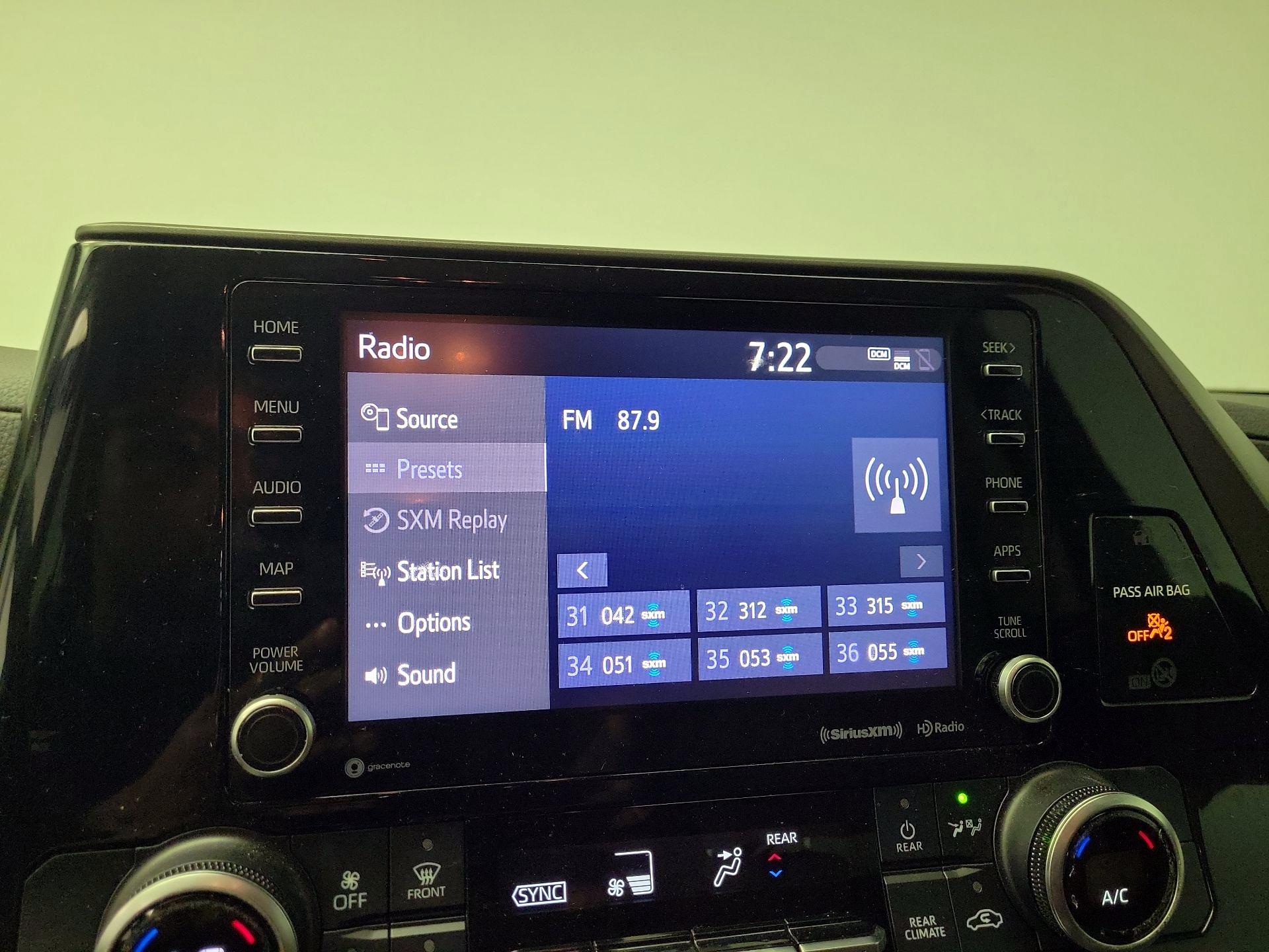 Thumbnail: 2021 Toyota Highlander - 15