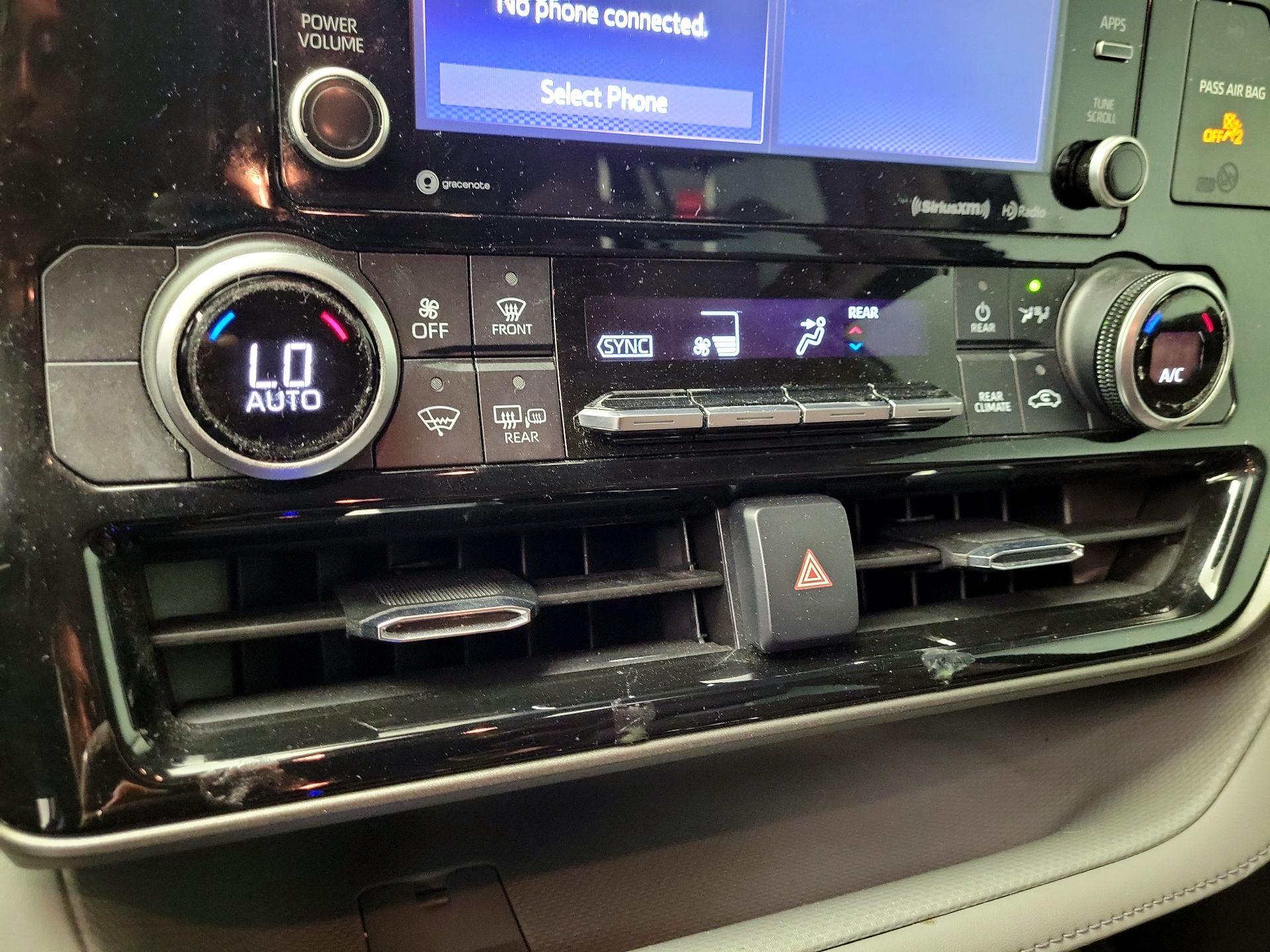 Thumbnail: 2021 Toyota Highlander - 16