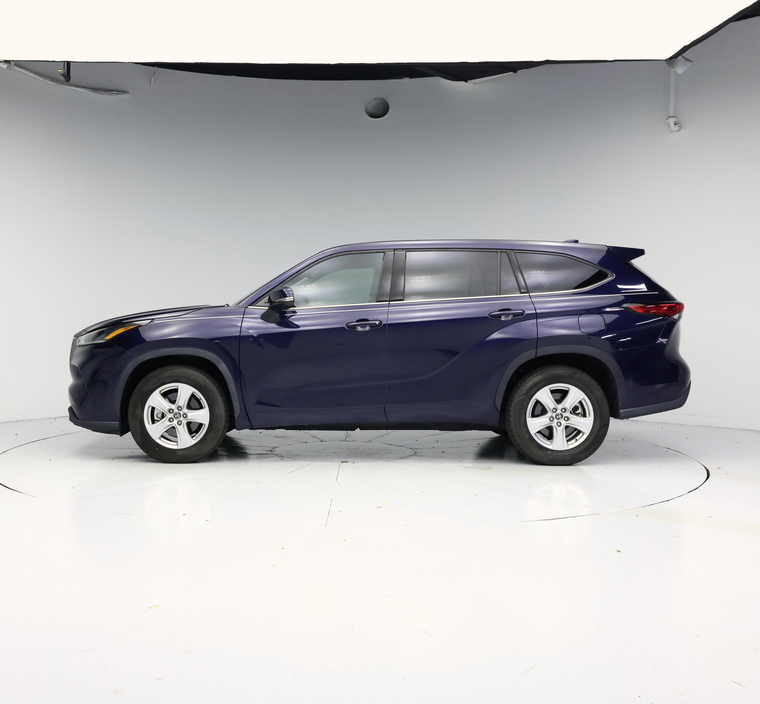 Thumbnail: 2021 Toyota Highlander - 3