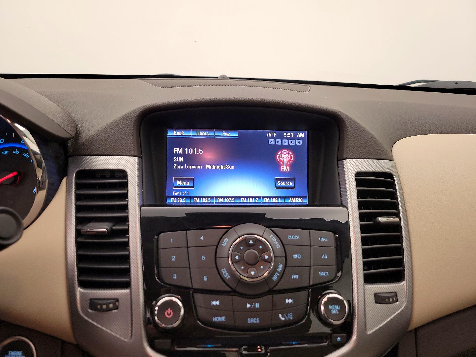Thumbnail: 2015 Chevrolet Cruze - 15