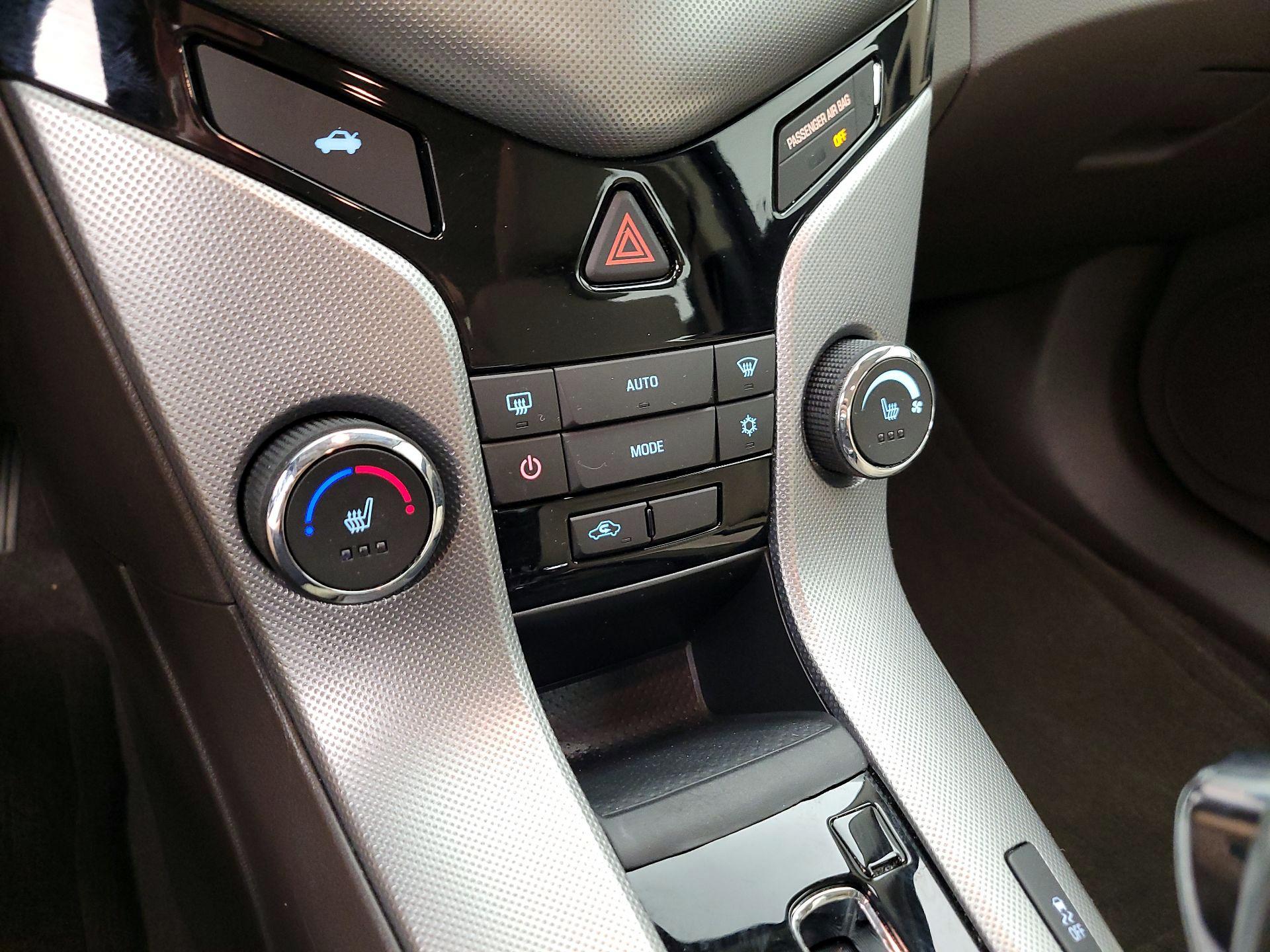 Thumbnail: 2015 Chevrolet Cruze - 16