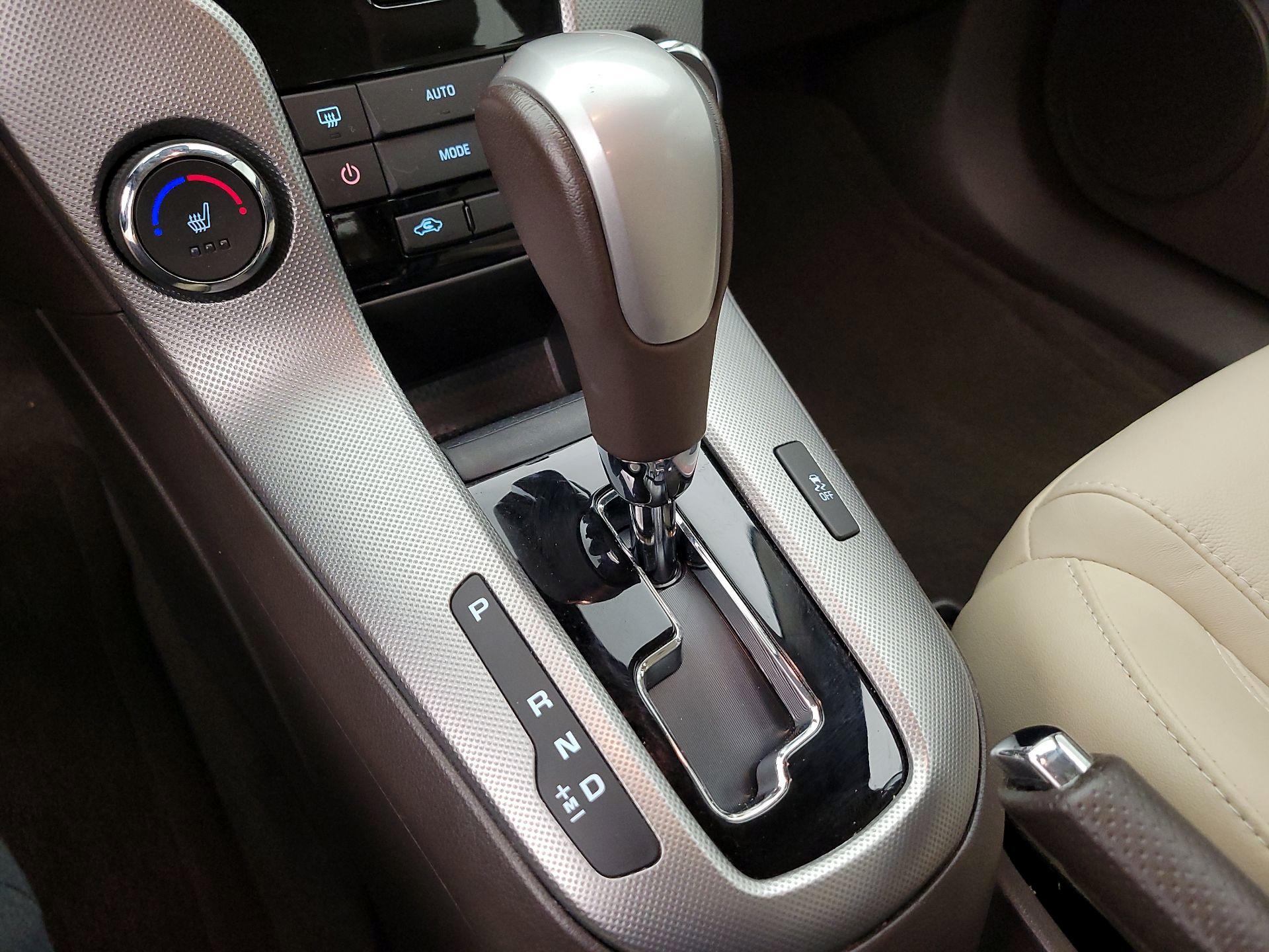 Thumbnail: 2015 Chevrolet Cruze - 17