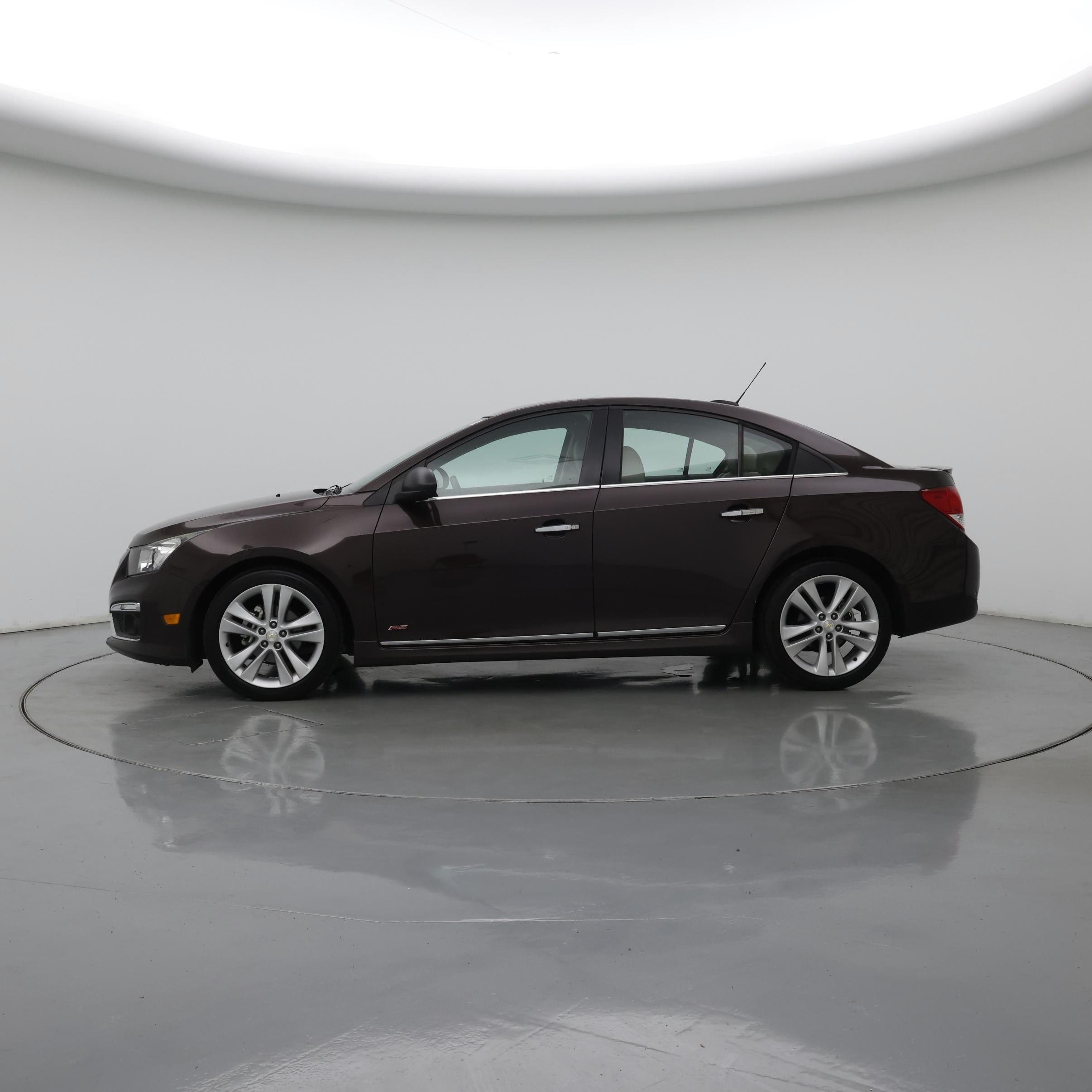 Thumbnail: 2015 Chevrolet Cruze - 3
