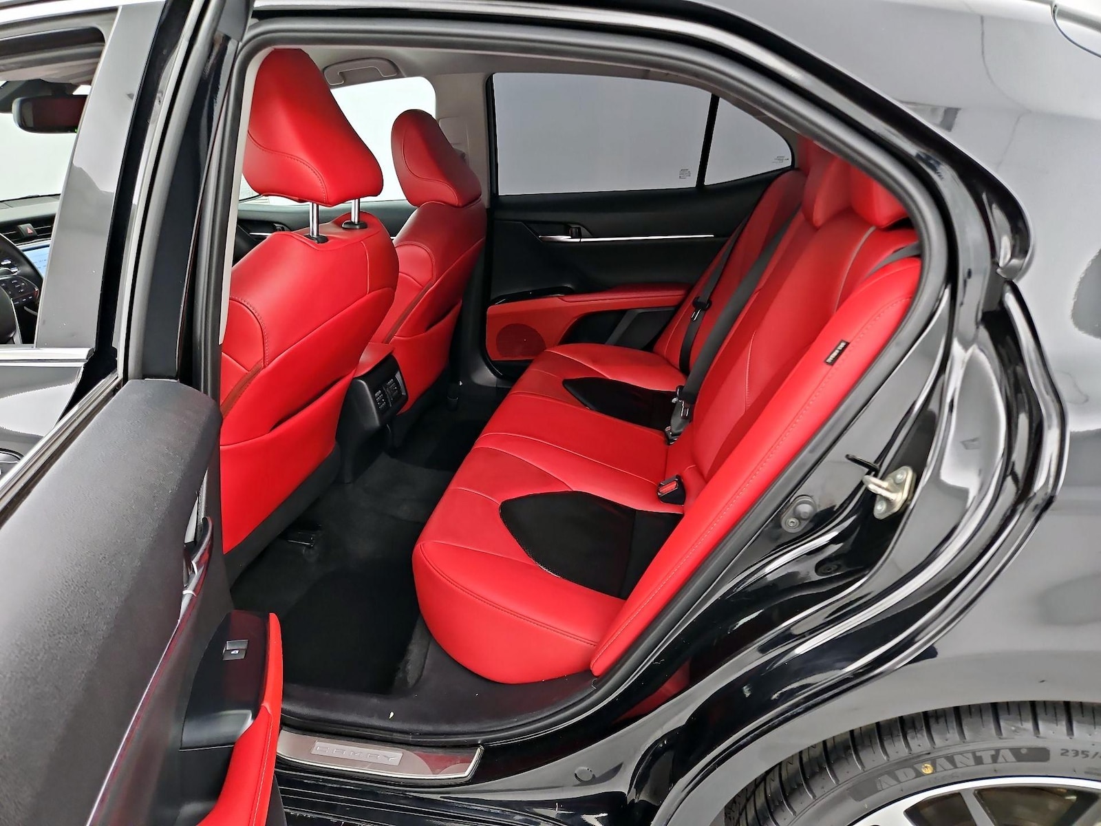 2020 Toyota Camry XSE - Photo 17