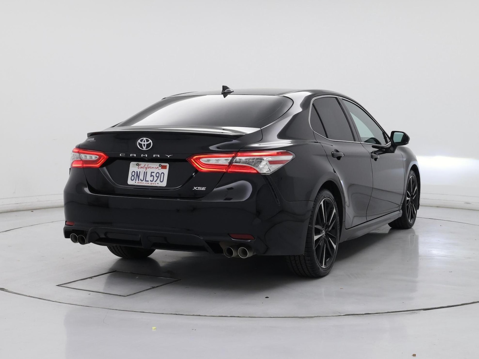 2020 Toyota Camry XSE - Photo 9
