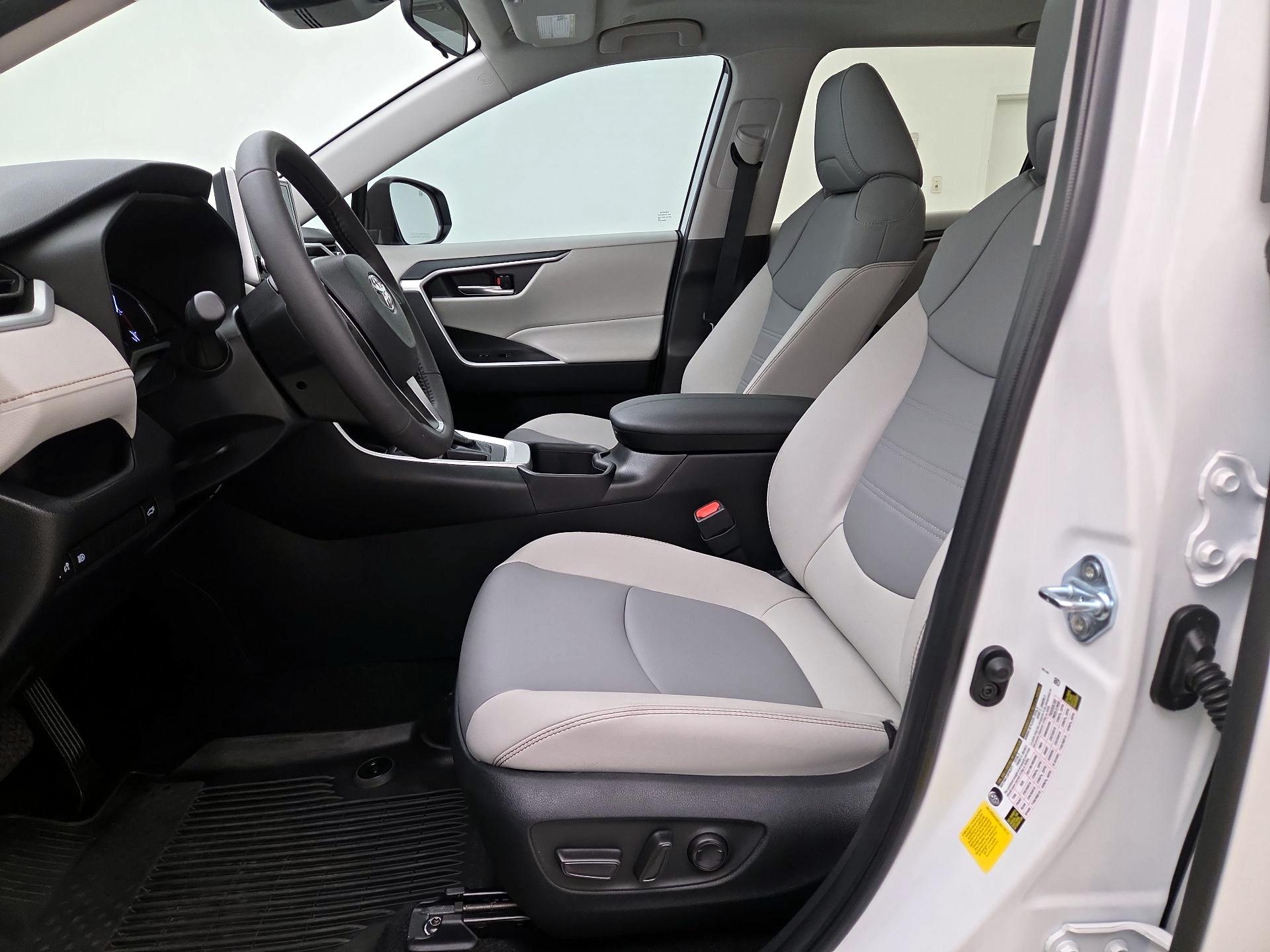 Thumbnail: 2024 Toyota RAV4 - 11