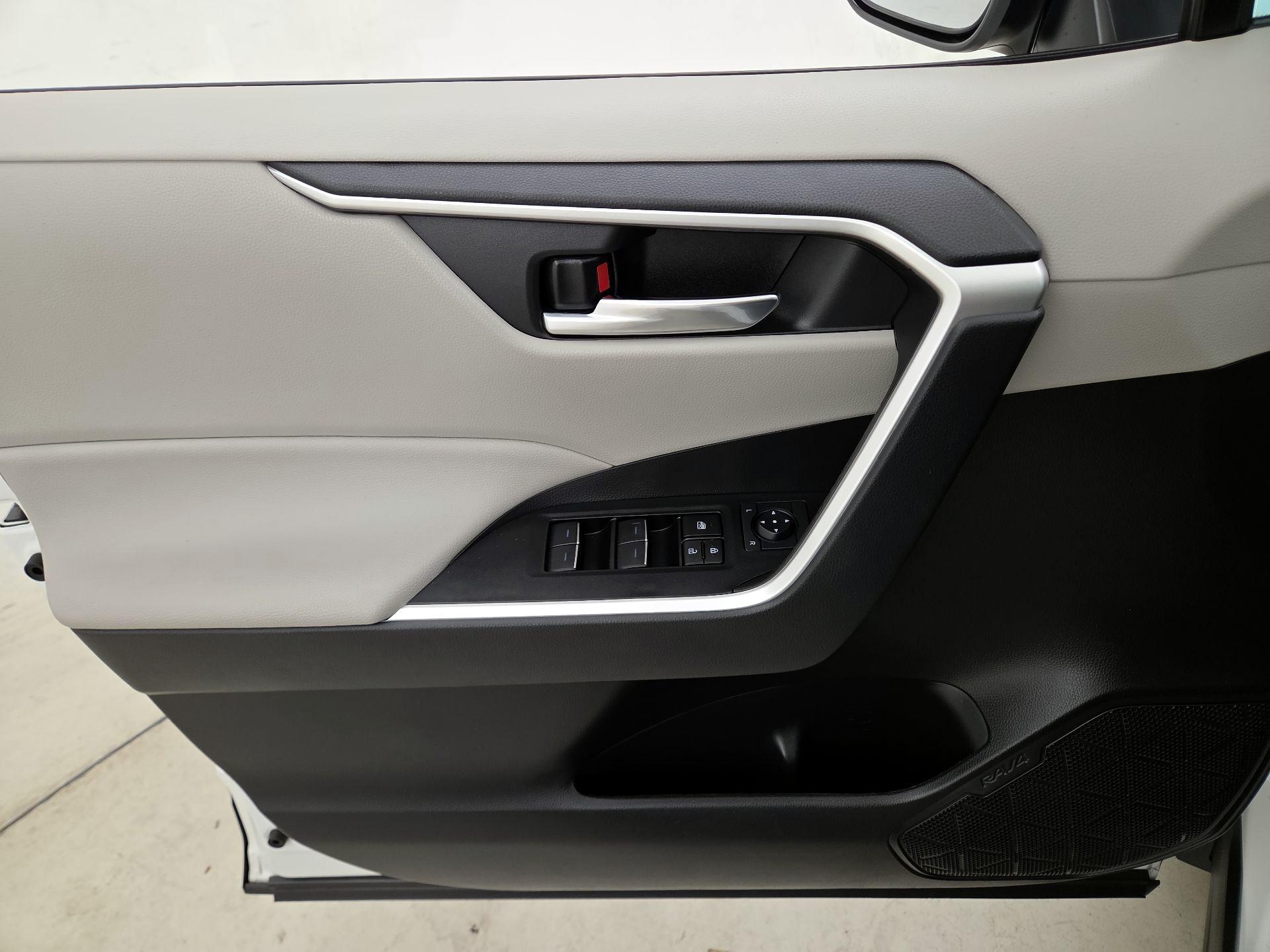 Thumbnail: 2024 Toyota RAV4 - 12