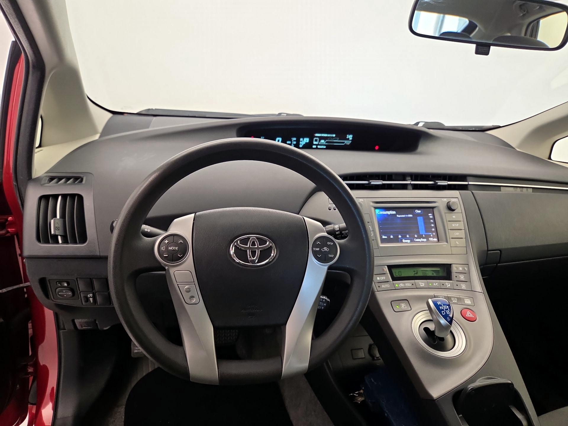 Thumbnail: 2015 Toyota Prius - 10