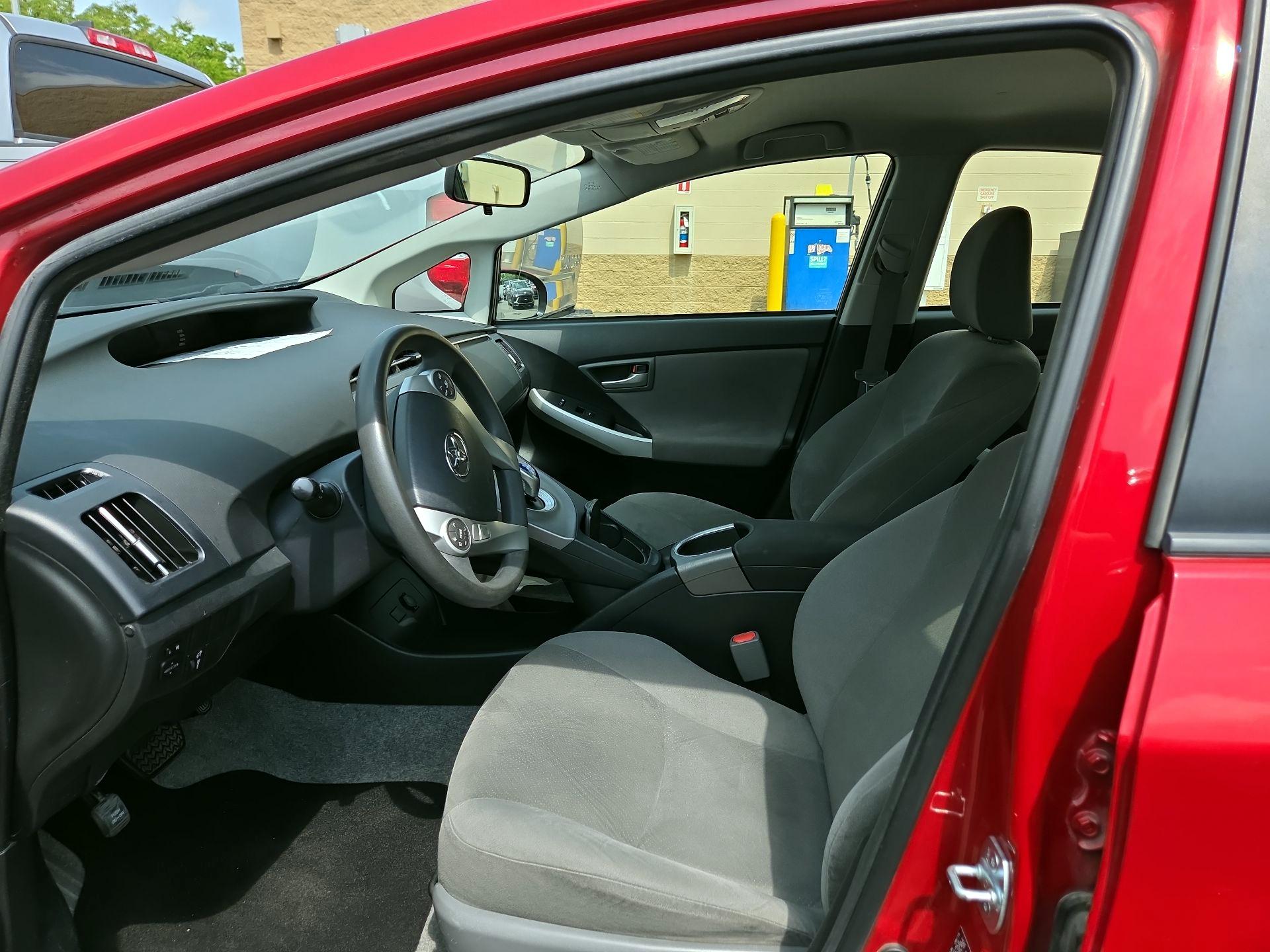 Thumbnail: 2015 Toyota Prius - 11