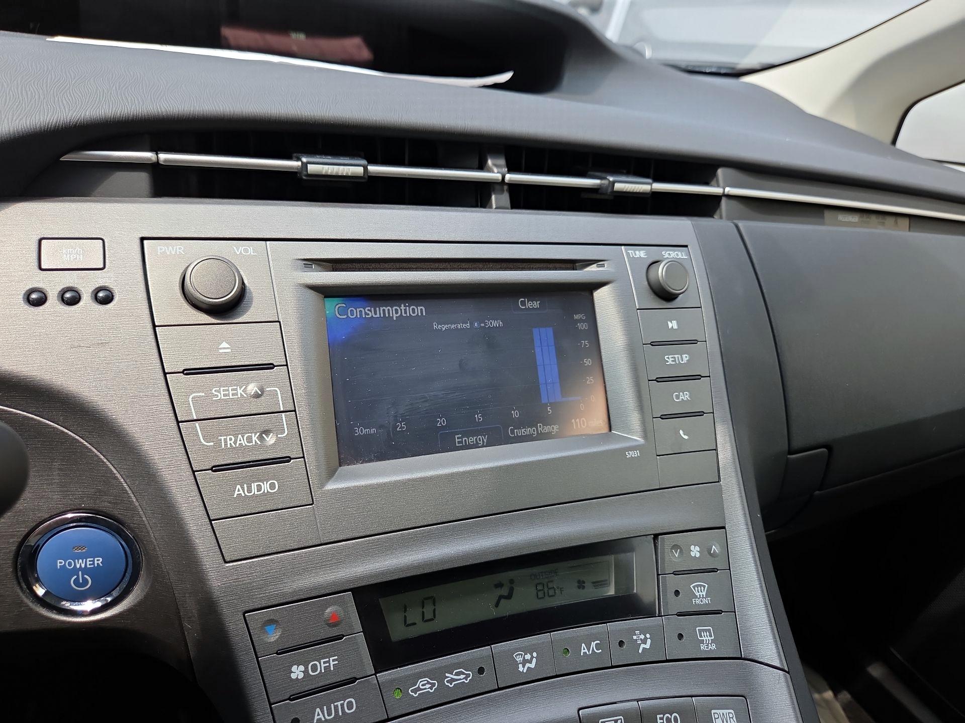 Thumbnail: 2015 Toyota Prius - 15