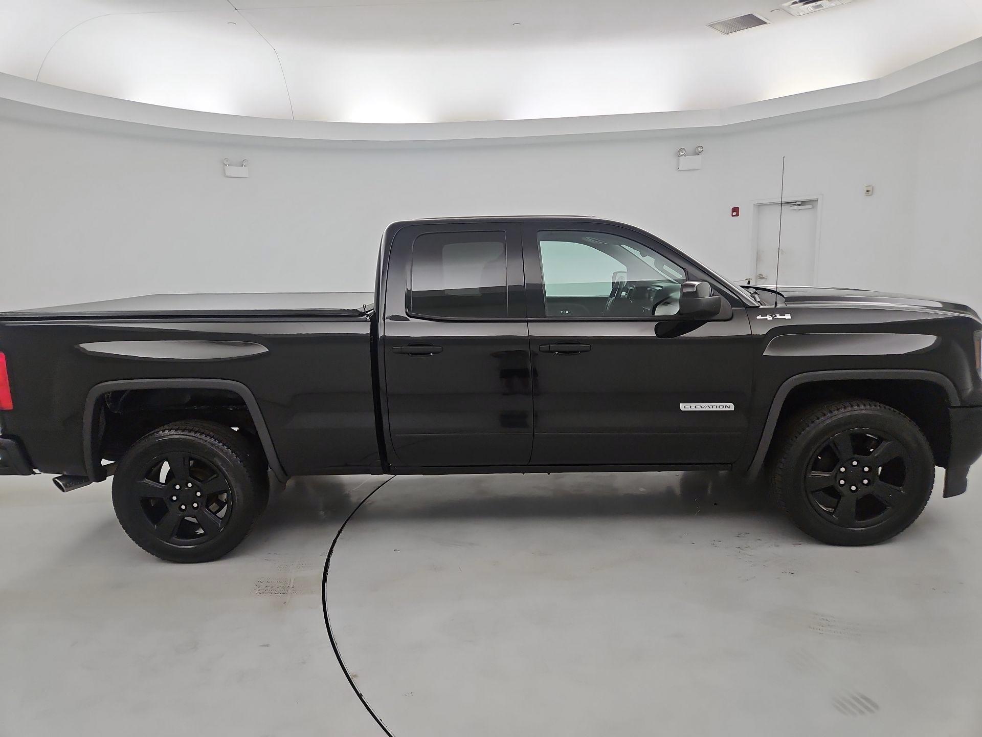 Thumbnail: 2017 GMC Sierra 1500 - 4