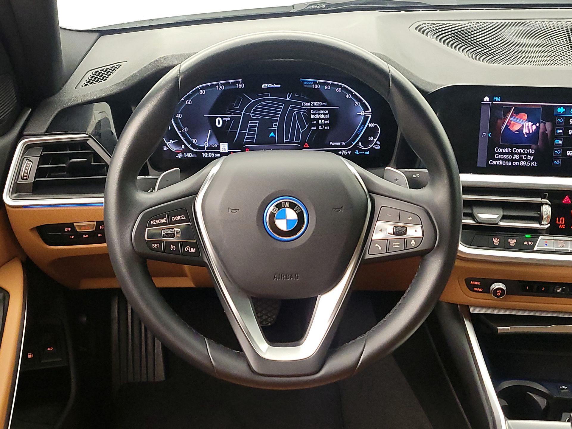 Thumbnail: 2022 BMW 3 Series - 10