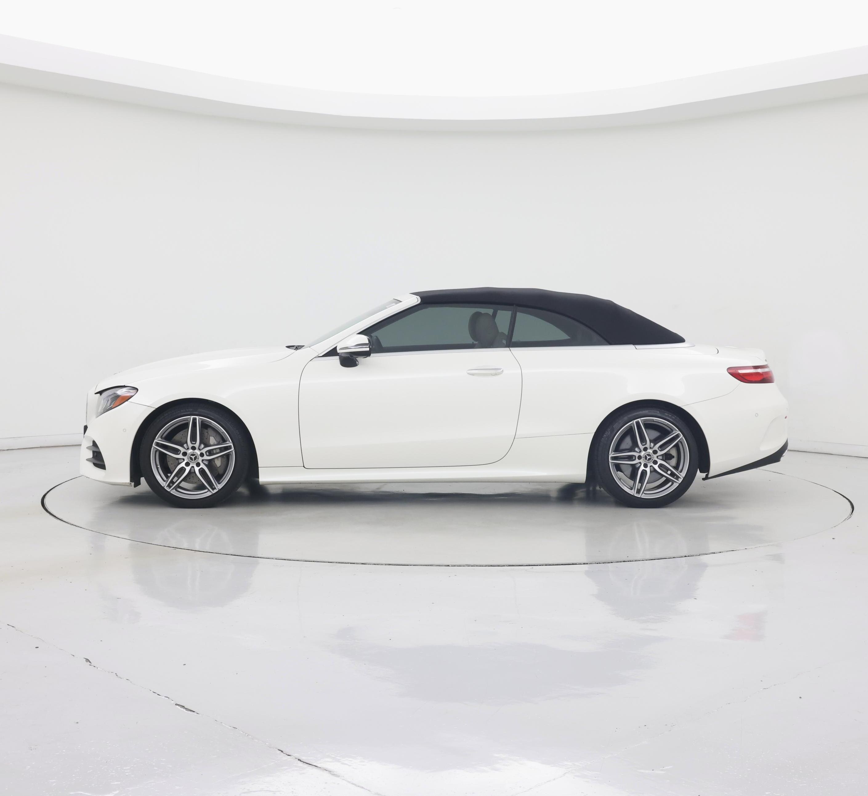 Thumbnail: 2019 Mercedes-Benz E-Class - 3