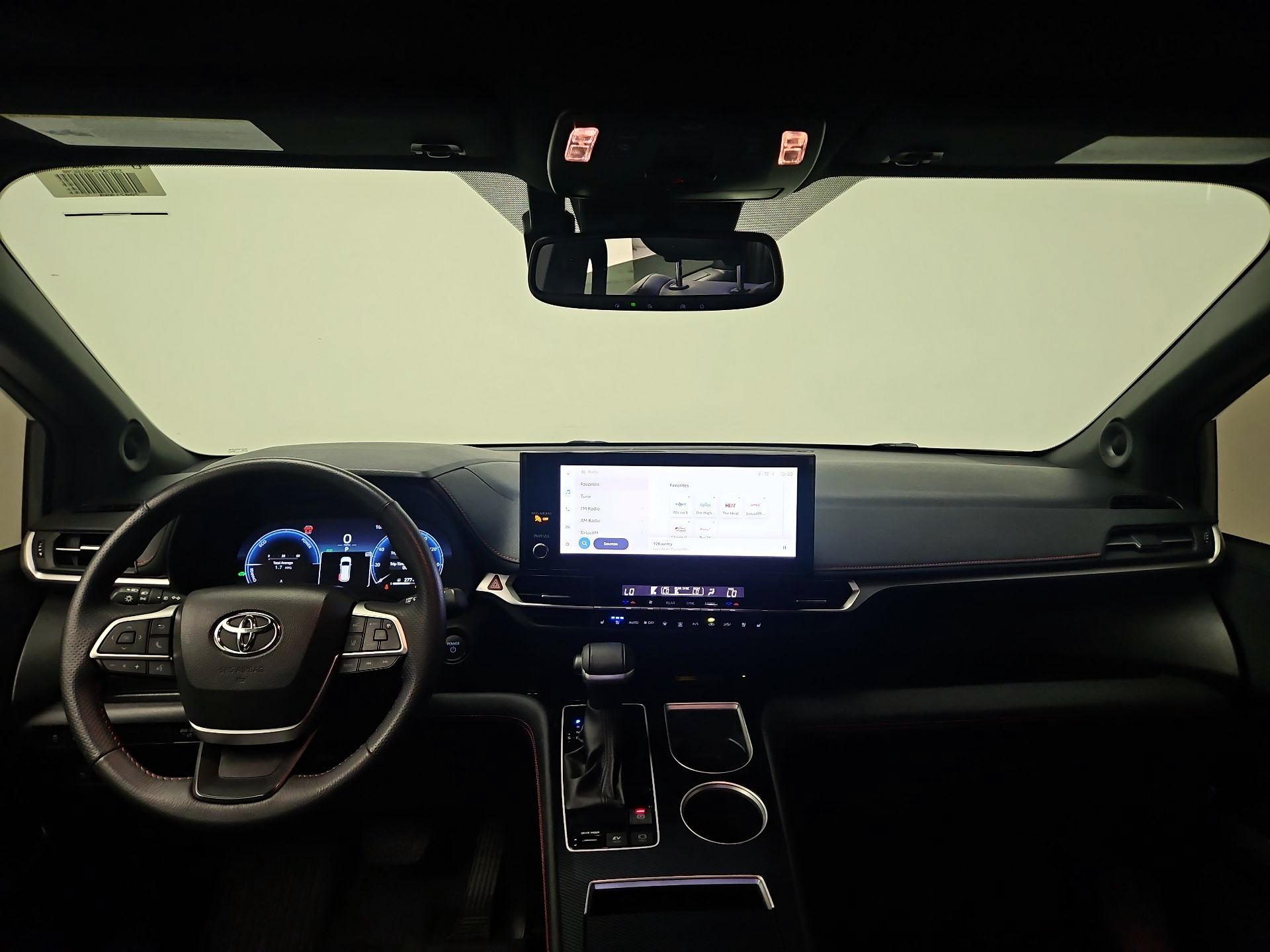 Thumbnail: 2025 Toyota Sienna - 9