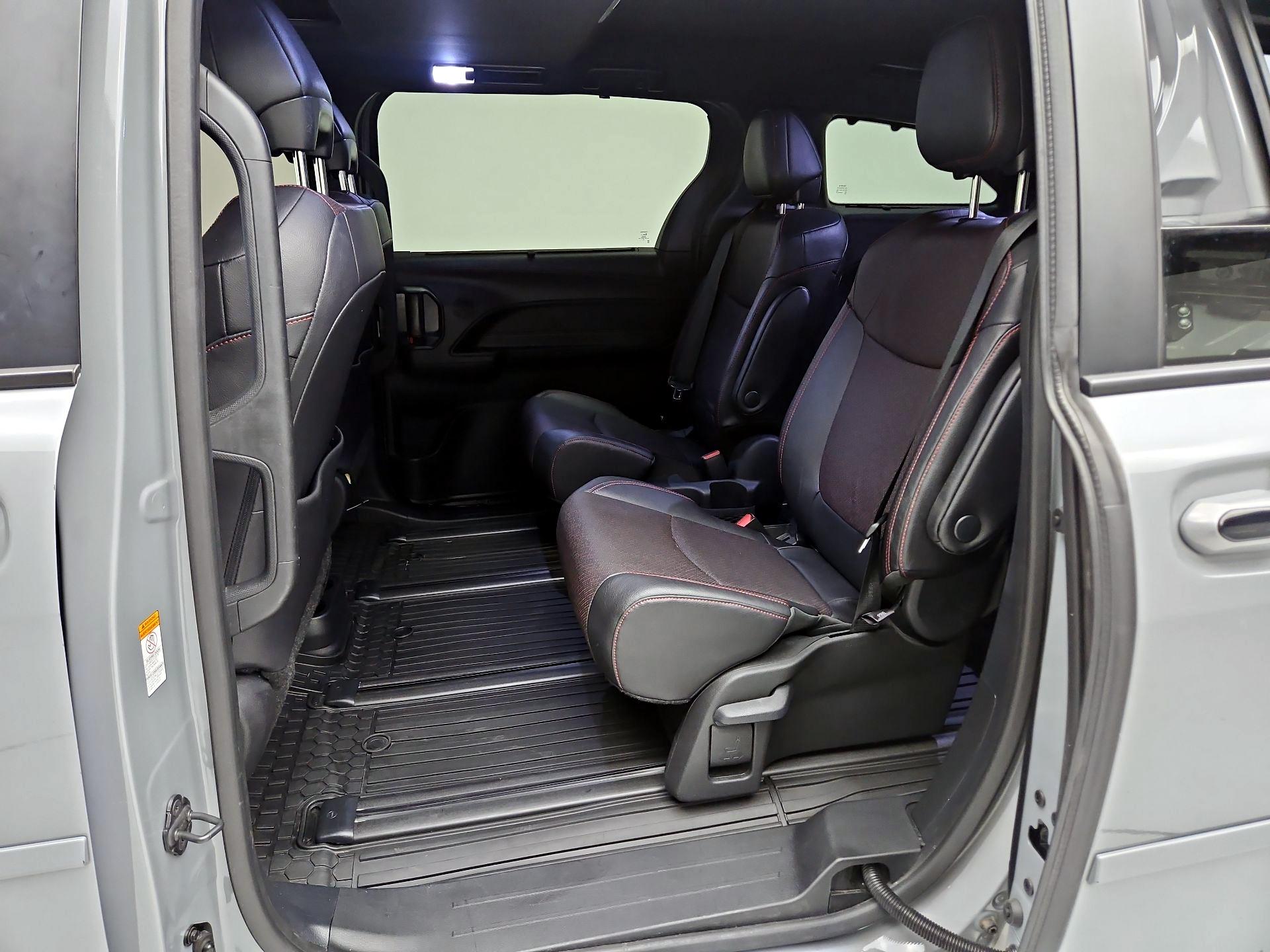 Thumbnail: 2025 Toyota Sienna - 20