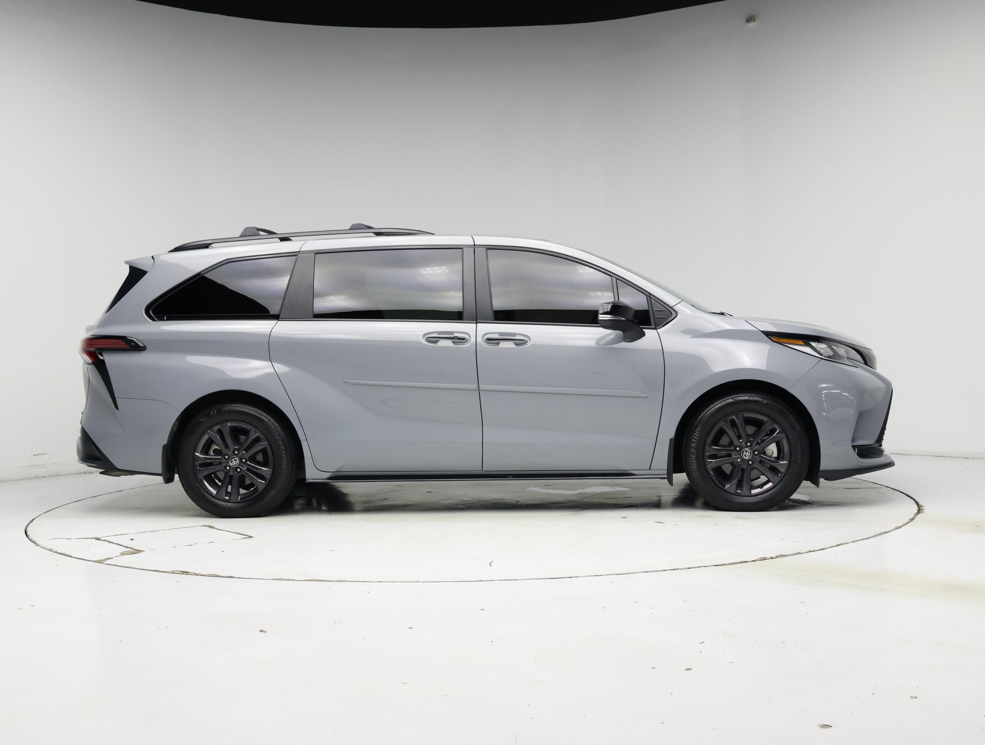 Thumbnail: 2025 Toyota Sienna - 7