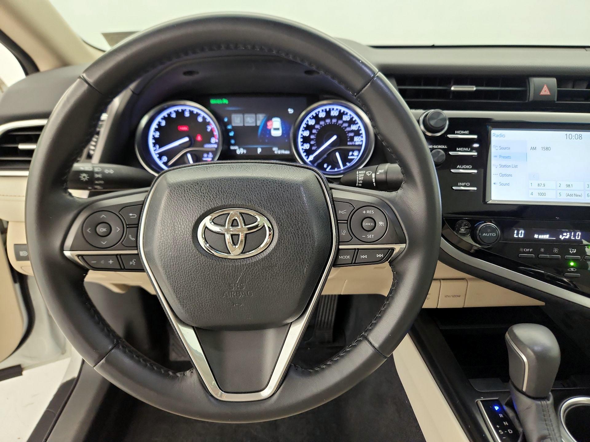 Thumbnail: 2018 Toyota Camry - 10