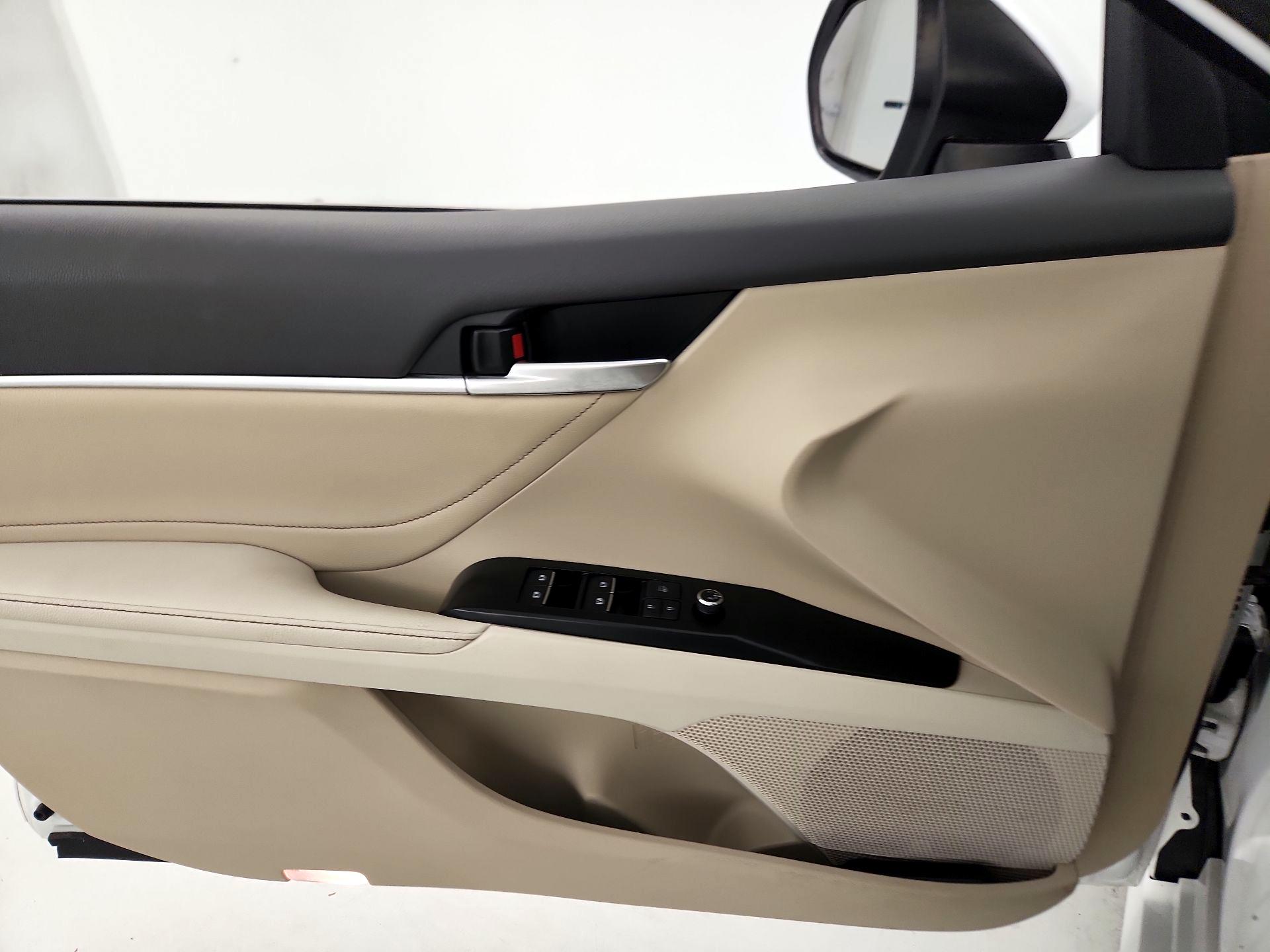 Thumbnail: 2018 Toyota Camry - 12
