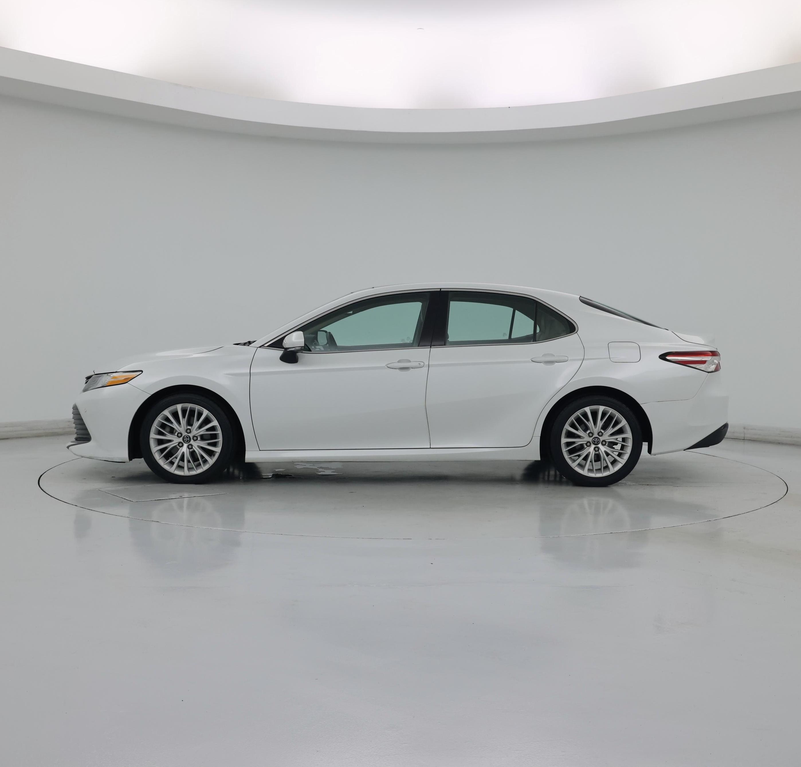 Thumbnail: 2018 Toyota Camry - 3