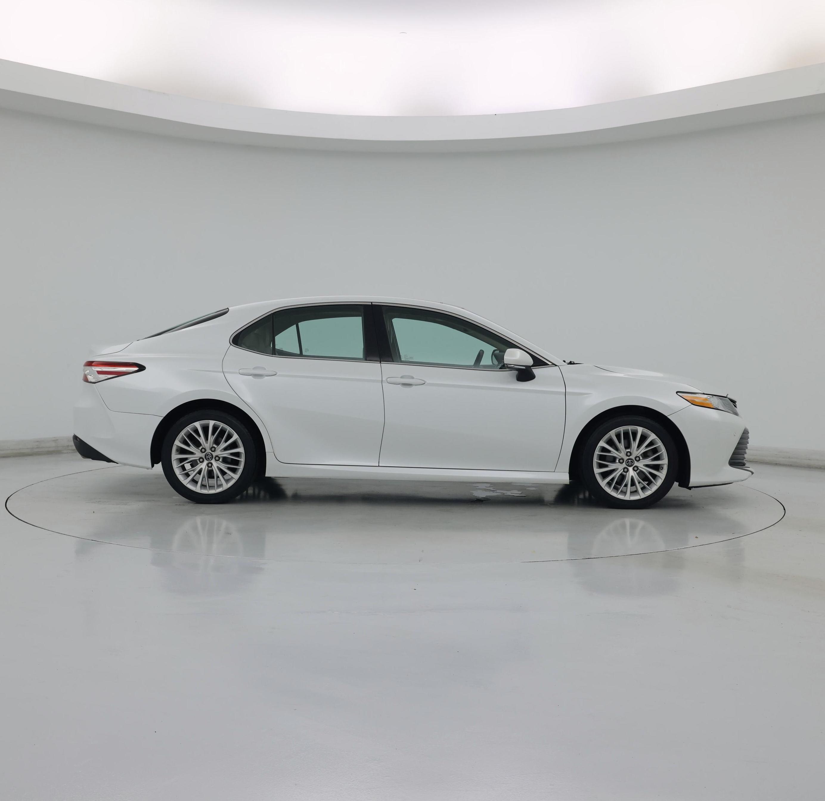 Thumbnail: 2018 Toyota Camry - 7