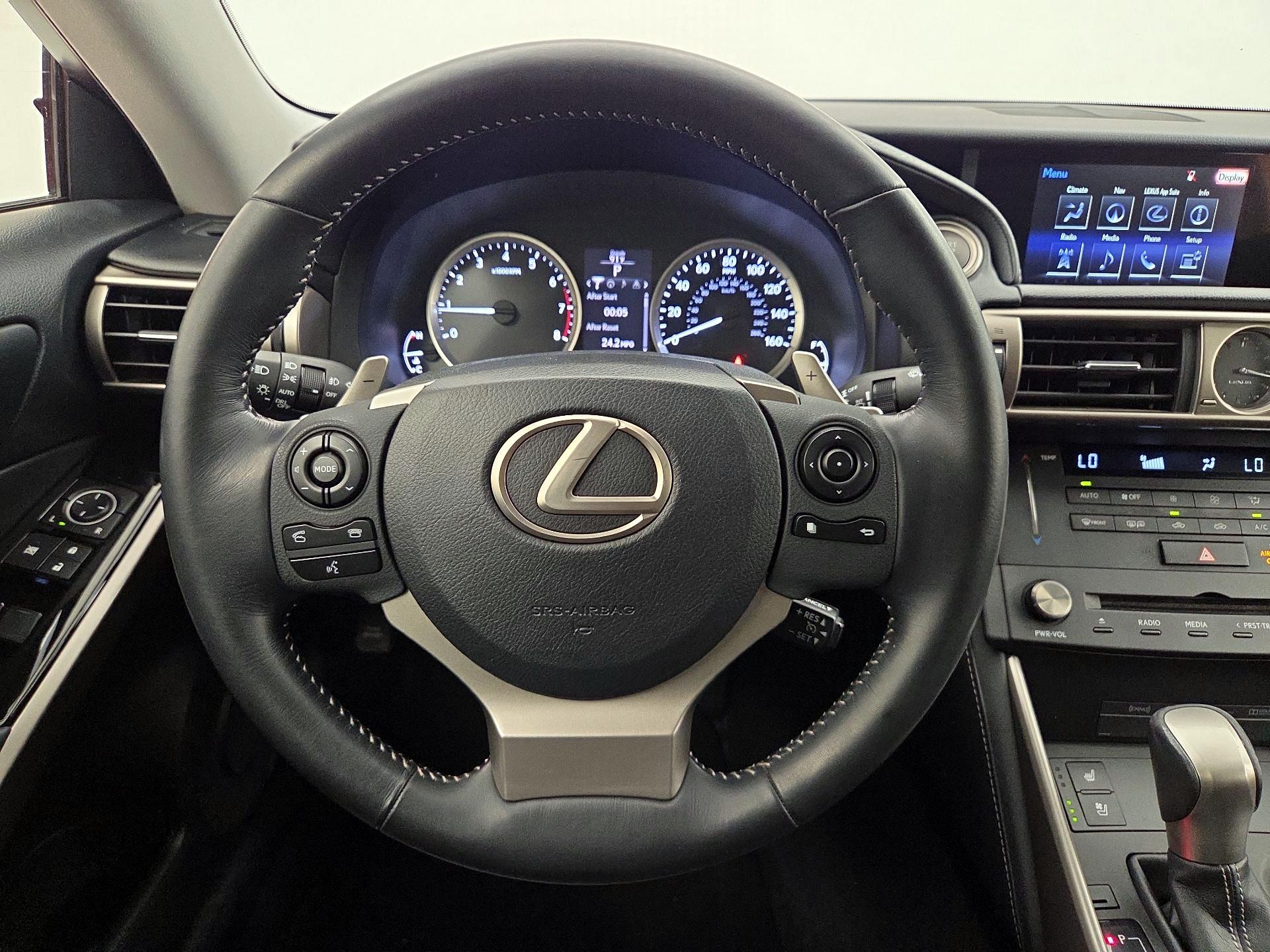 Thumbnail: 2016 Lexus IS - 10