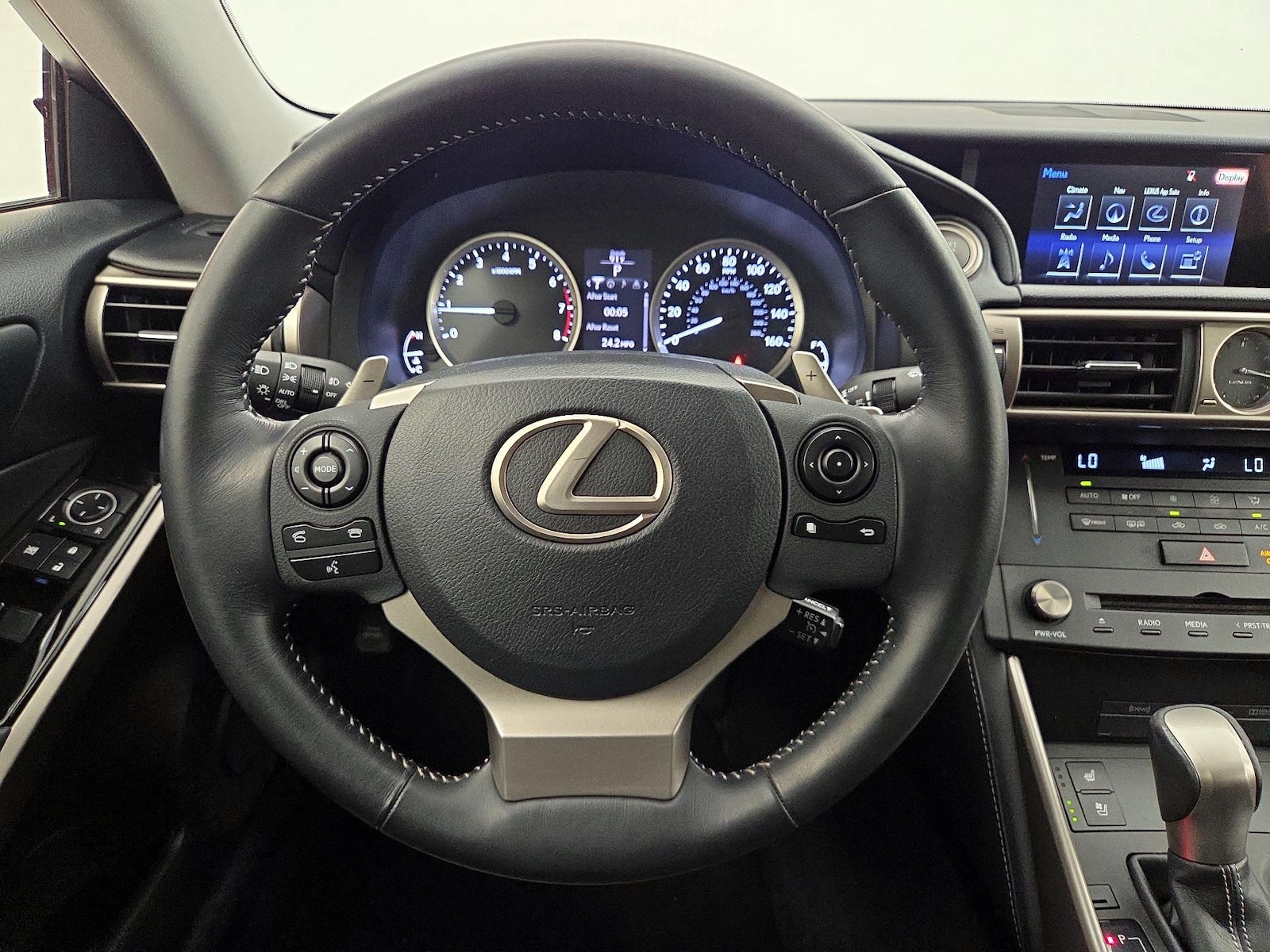 2016 Lexus IS 350 - Photo 11