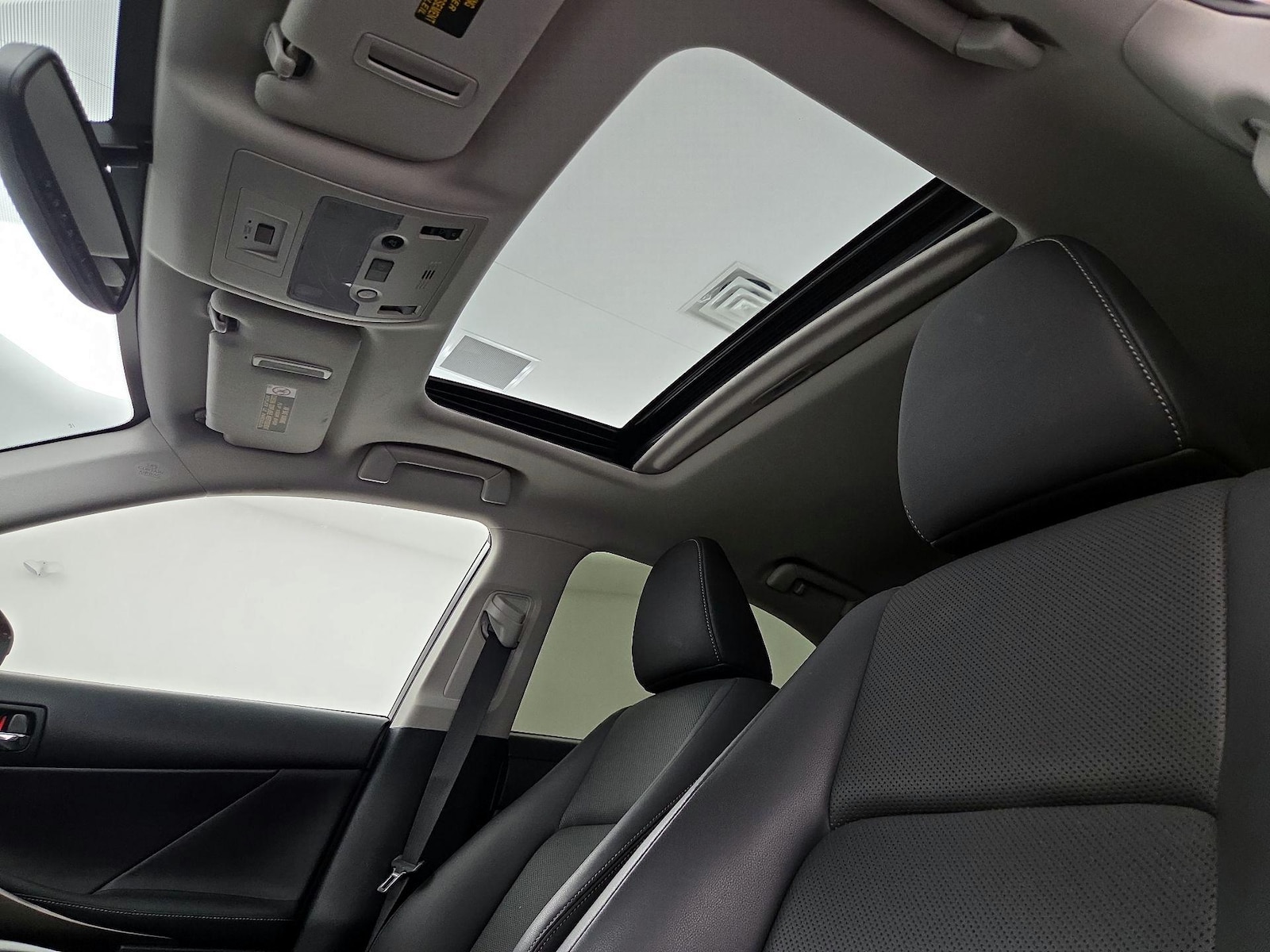 2016 Lexus IS 350 - Photo 20