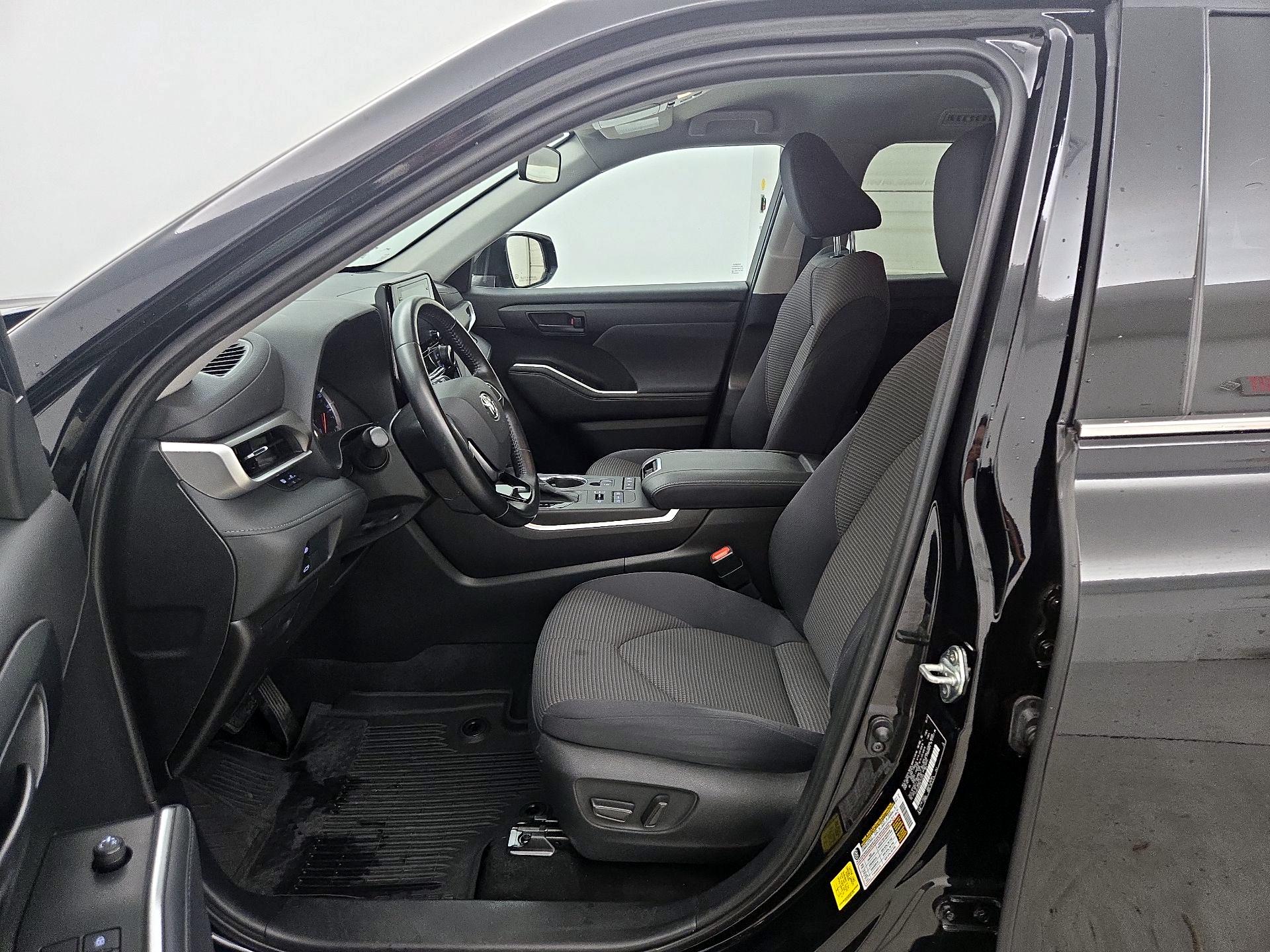Thumbnail: 2021 Toyota Highlander - 11