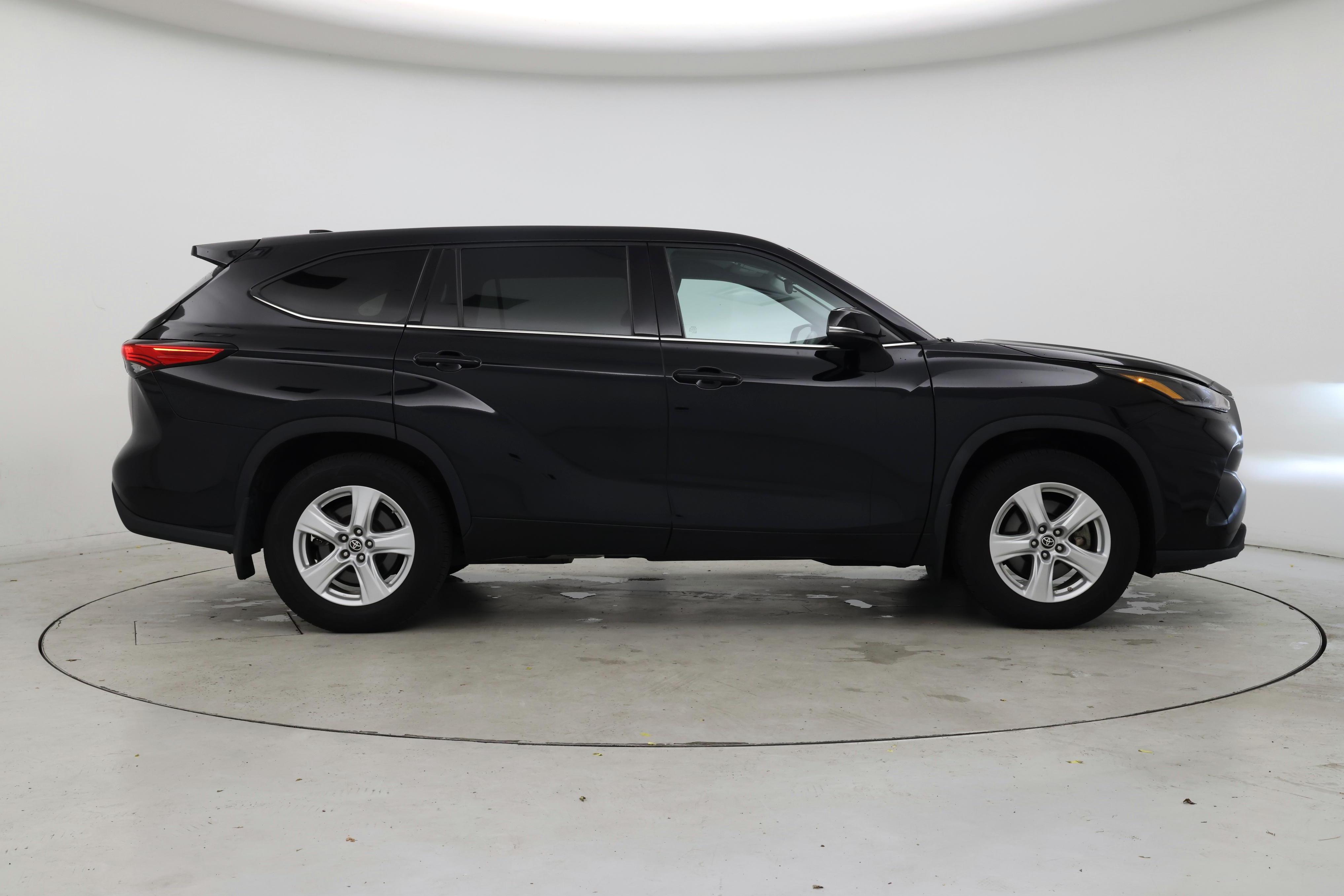 Thumbnail: 2021 Toyota Highlander - 7