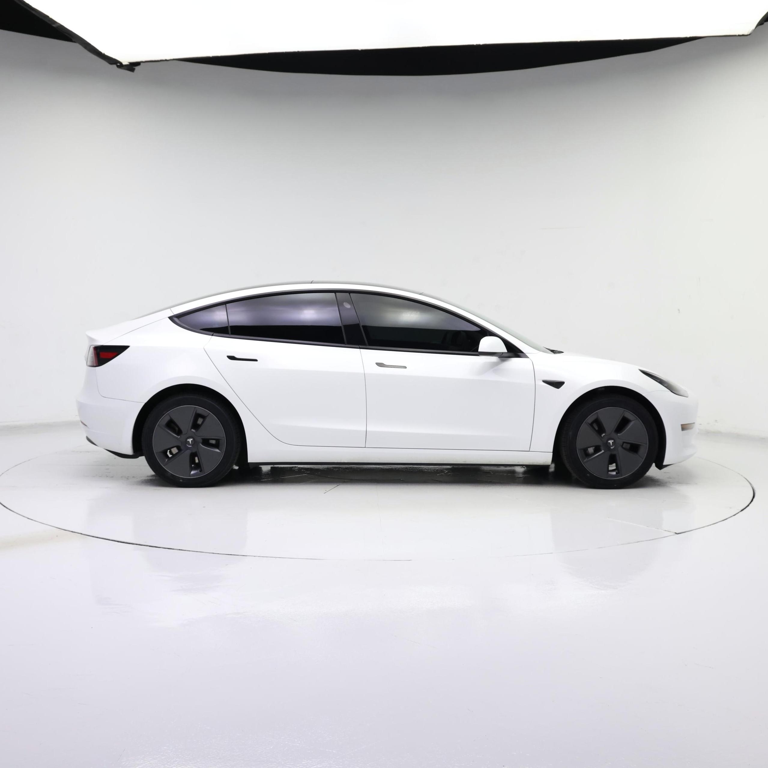 Thumbnail: 2023 Tesla Model 3 - 7