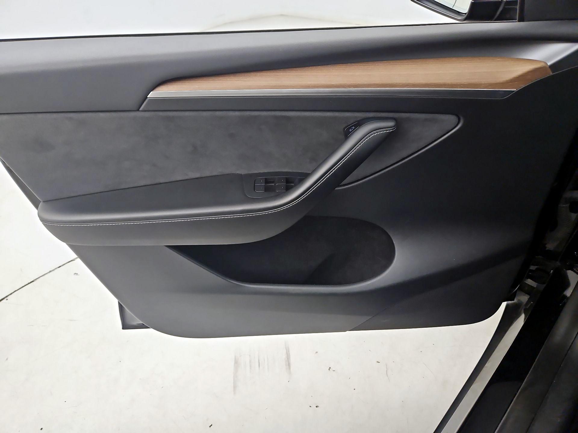 Thumbnail: 2023 Tesla Model Y - 12