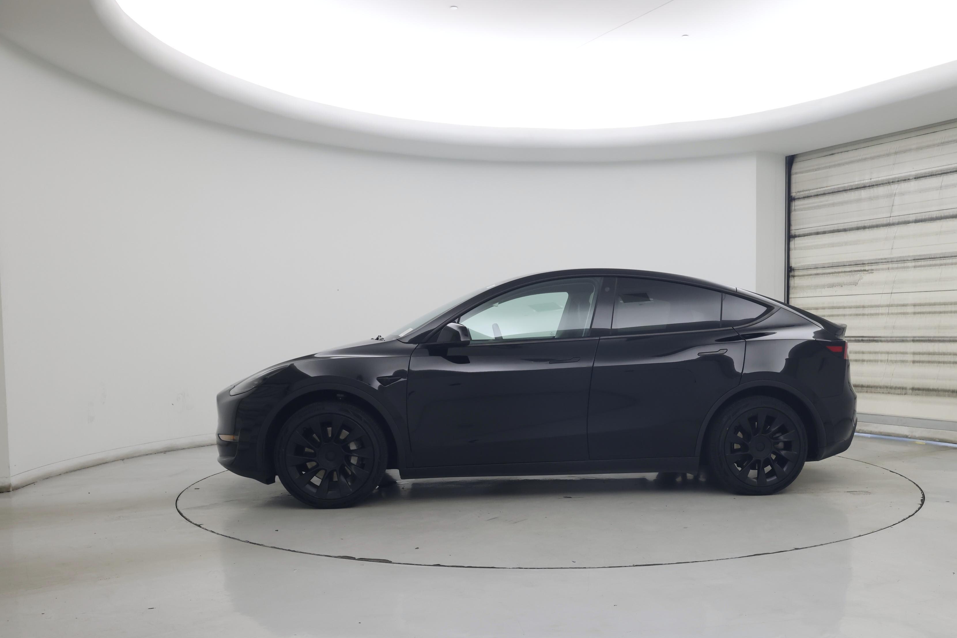 Thumbnail: 2023 Tesla Model Y - 3