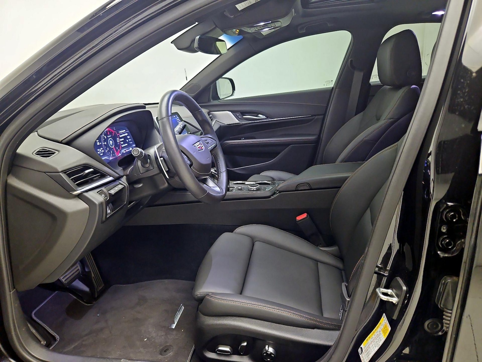 2024 Cadillac CT4 V-Series - Photo 12