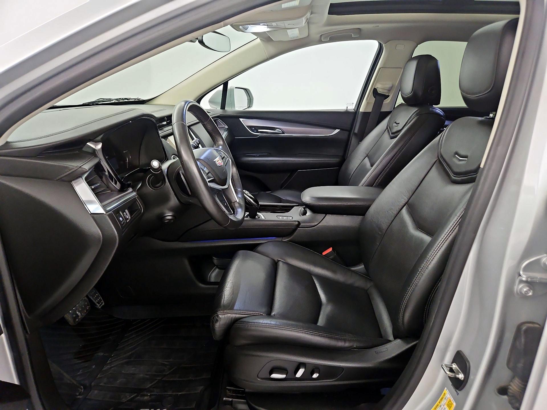 Thumbnail: 2017 Cadillac XT5 - 9