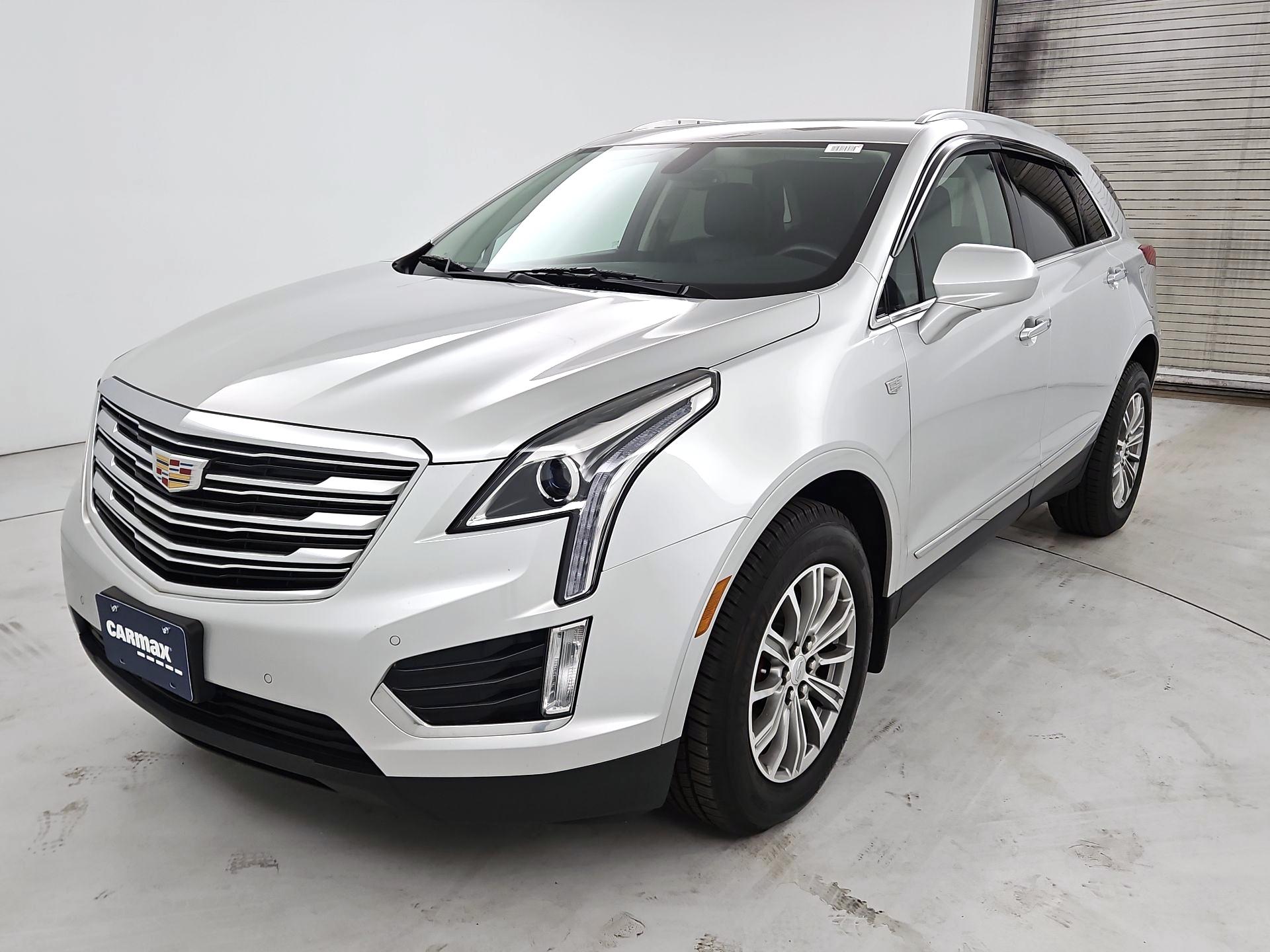 Thumbnail: 2017 Cadillac XT5 - 3