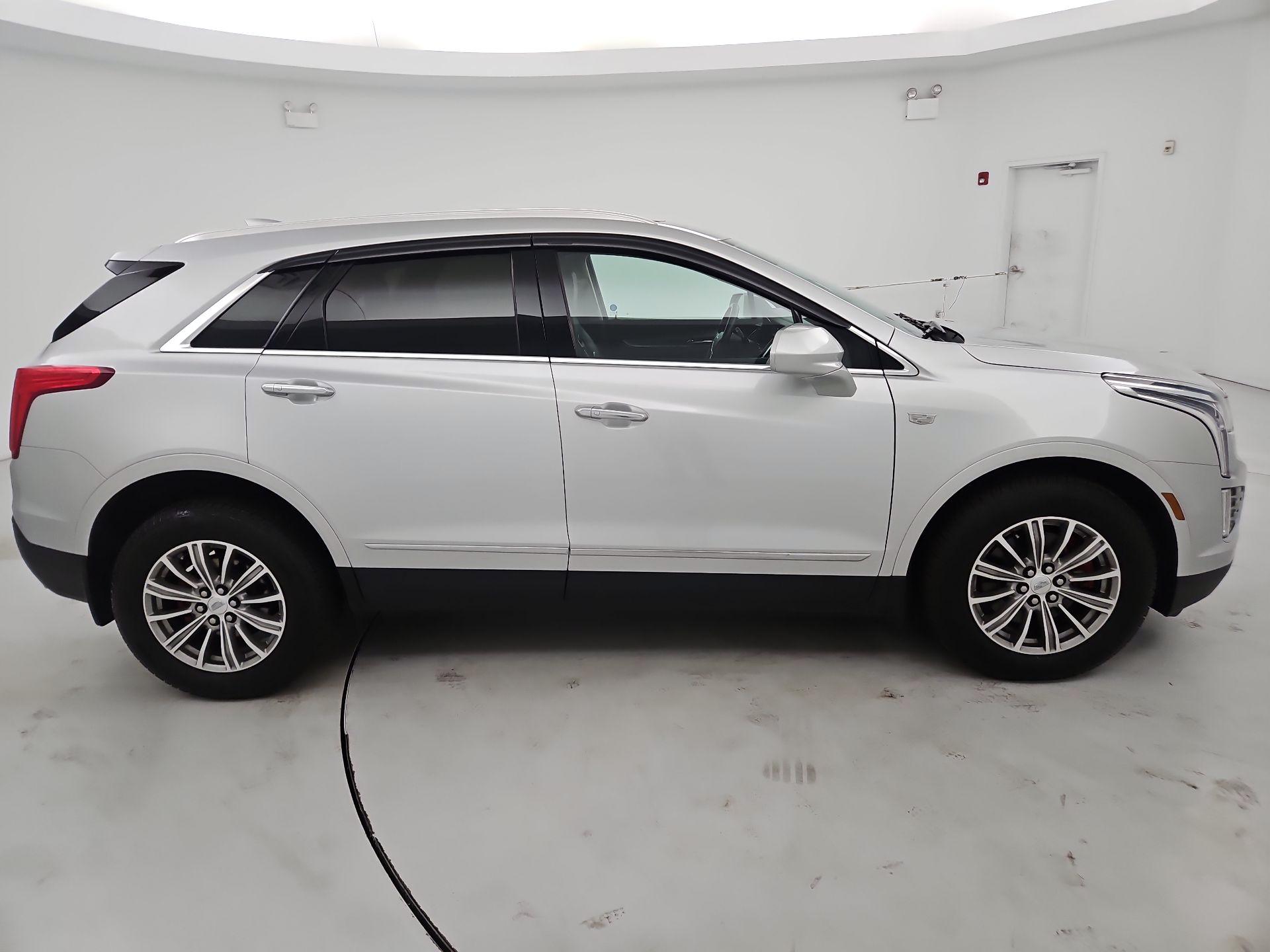 Thumbnail: 2017 Cadillac XT5 - 4