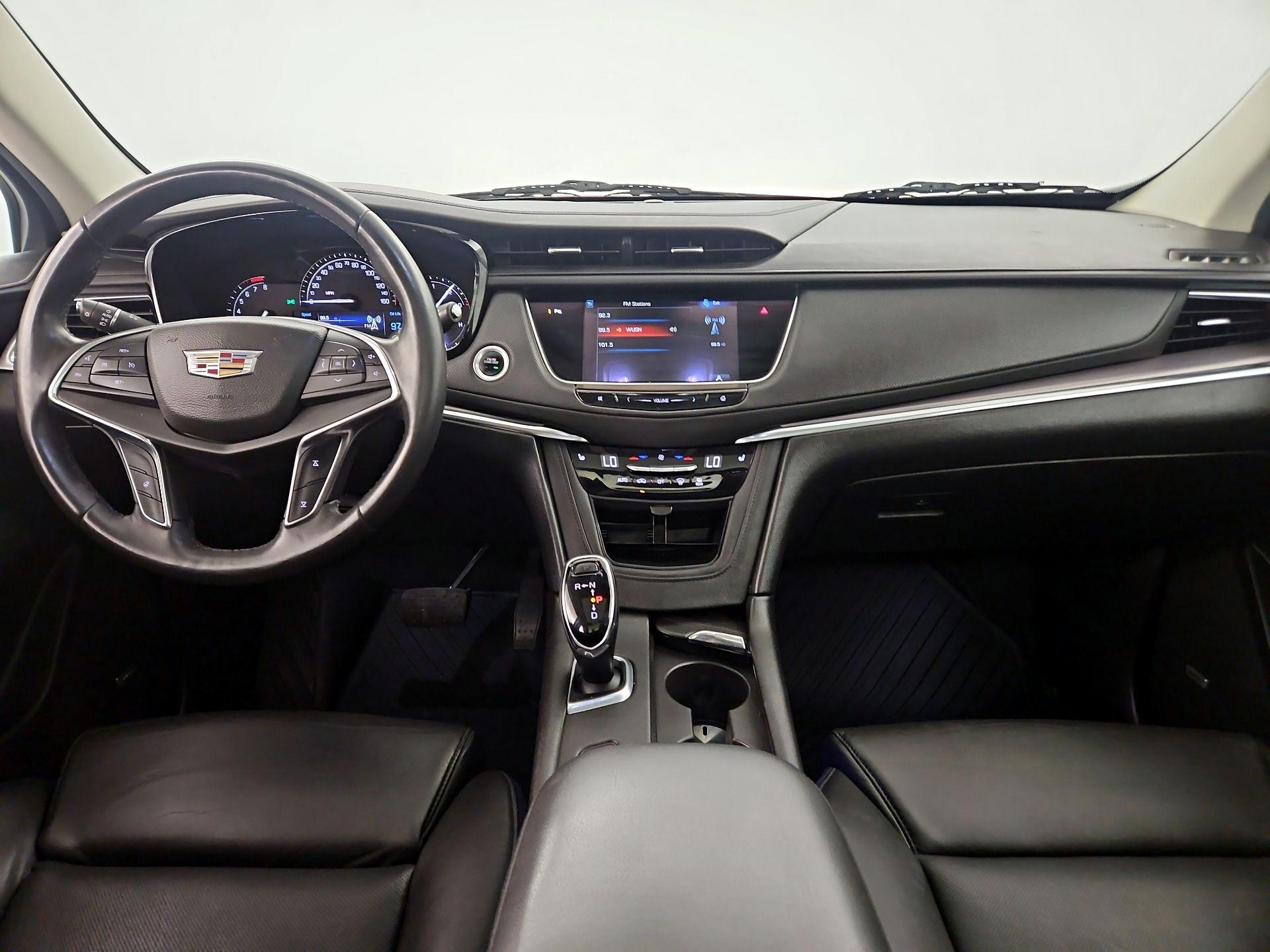 Thumbnail: 2017 Cadillac XT5 - 8