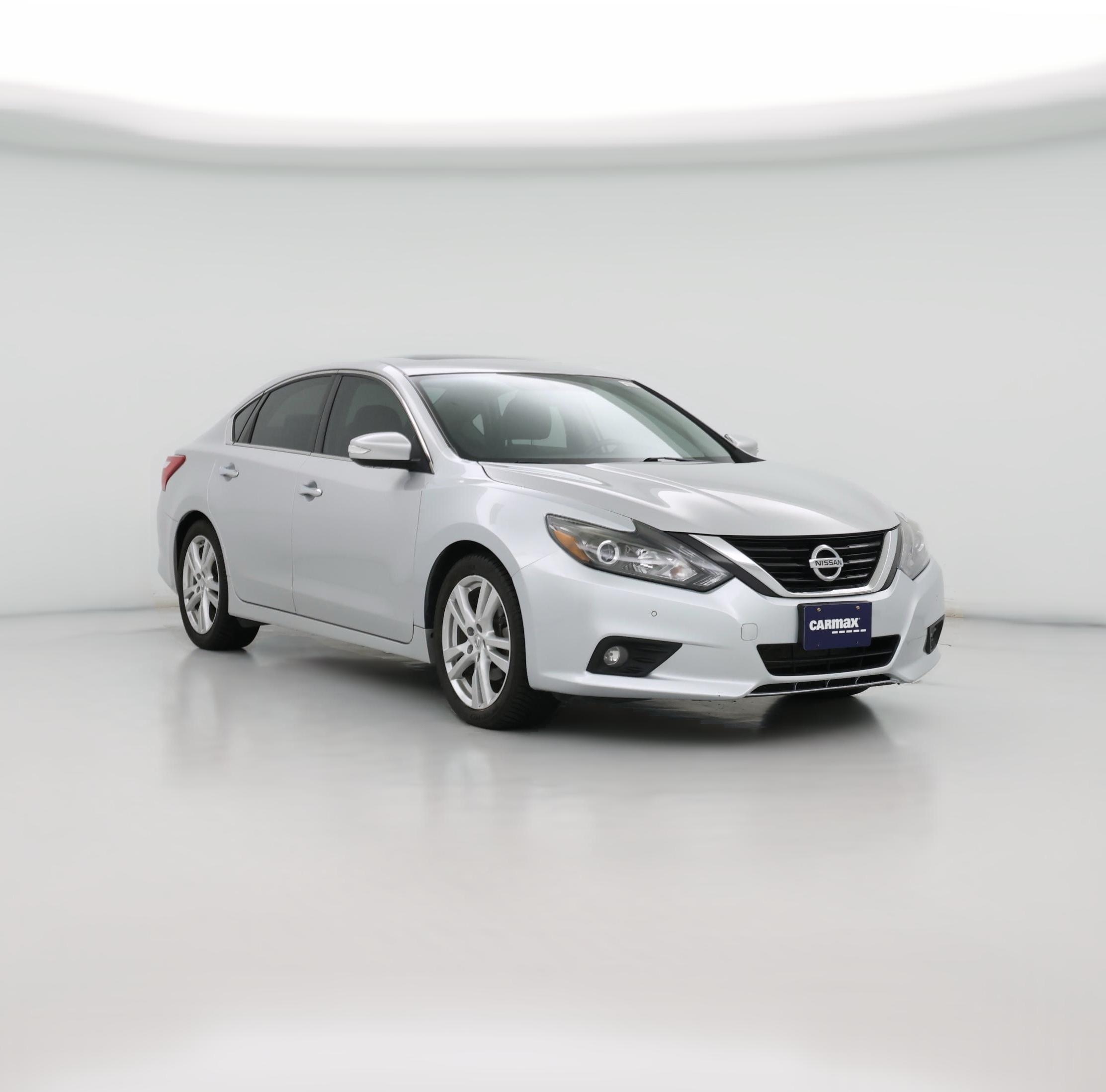 Thumbnail: 2017 Nissan Altima - 1