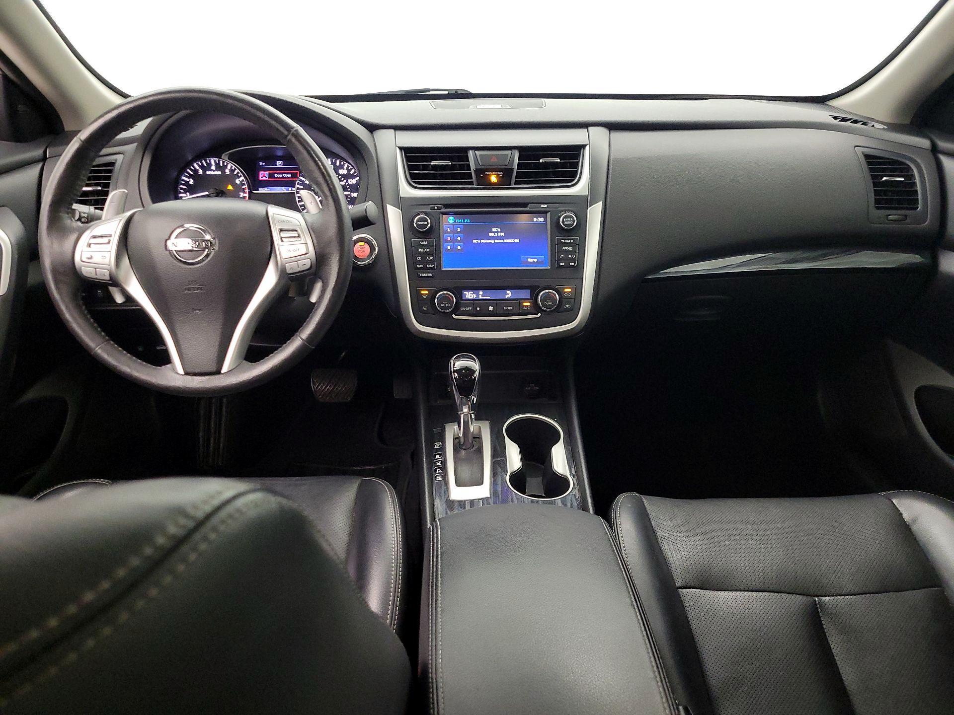 Thumbnail: 2017 Nissan Altima - 9