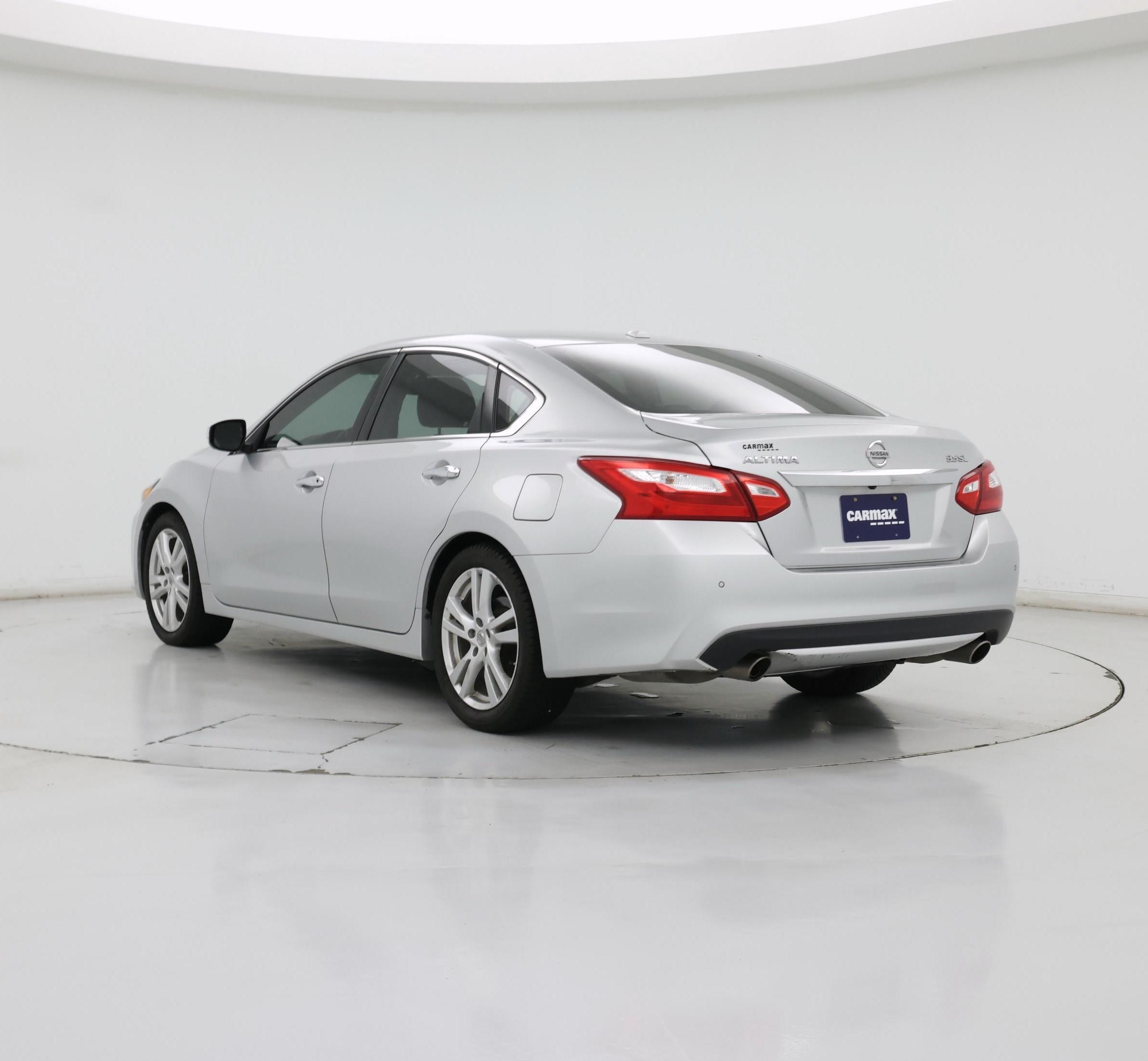 Thumbnail: 2017 Nissan Altima - 2
