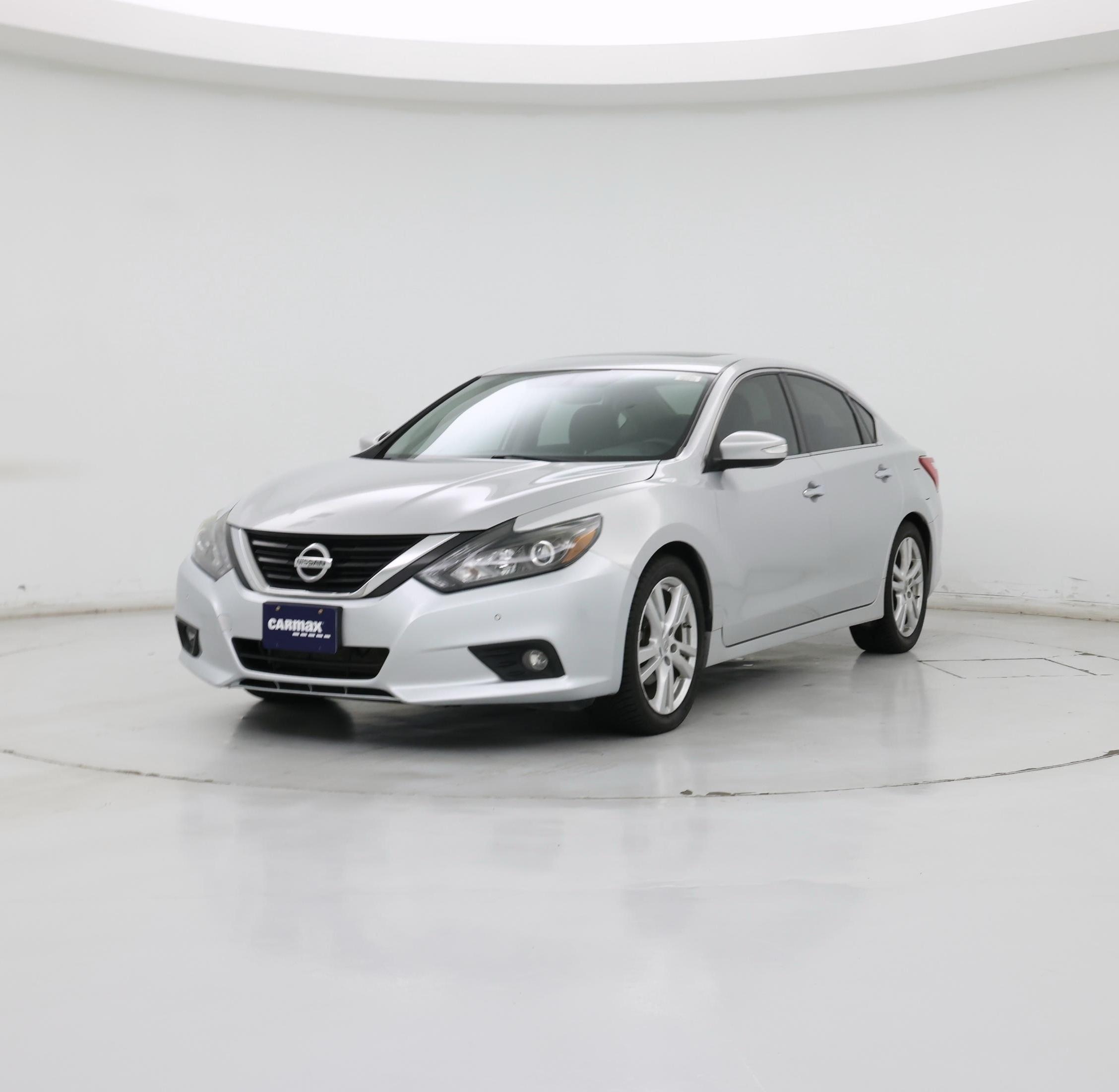 Thumbnail: 2017 Nissan Altima - 4