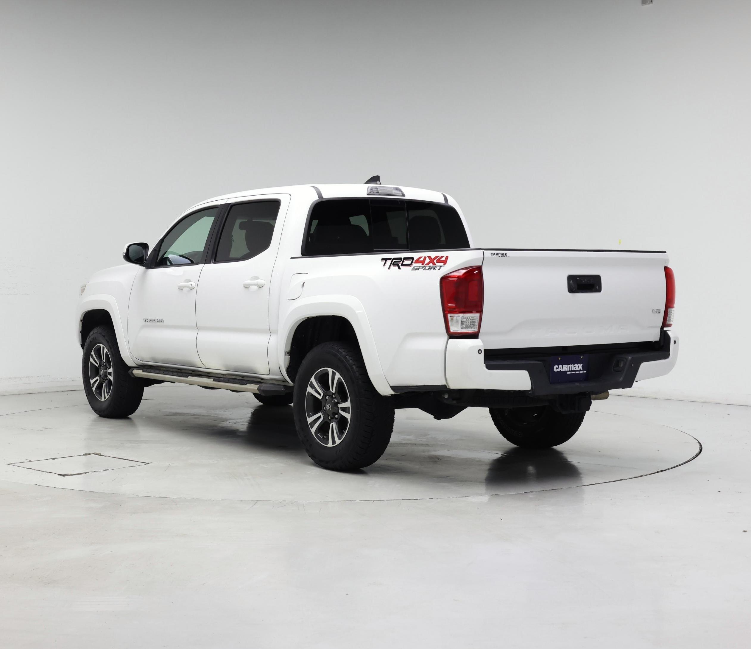Thumbnail: 2017 Toyota Tacoma - 2