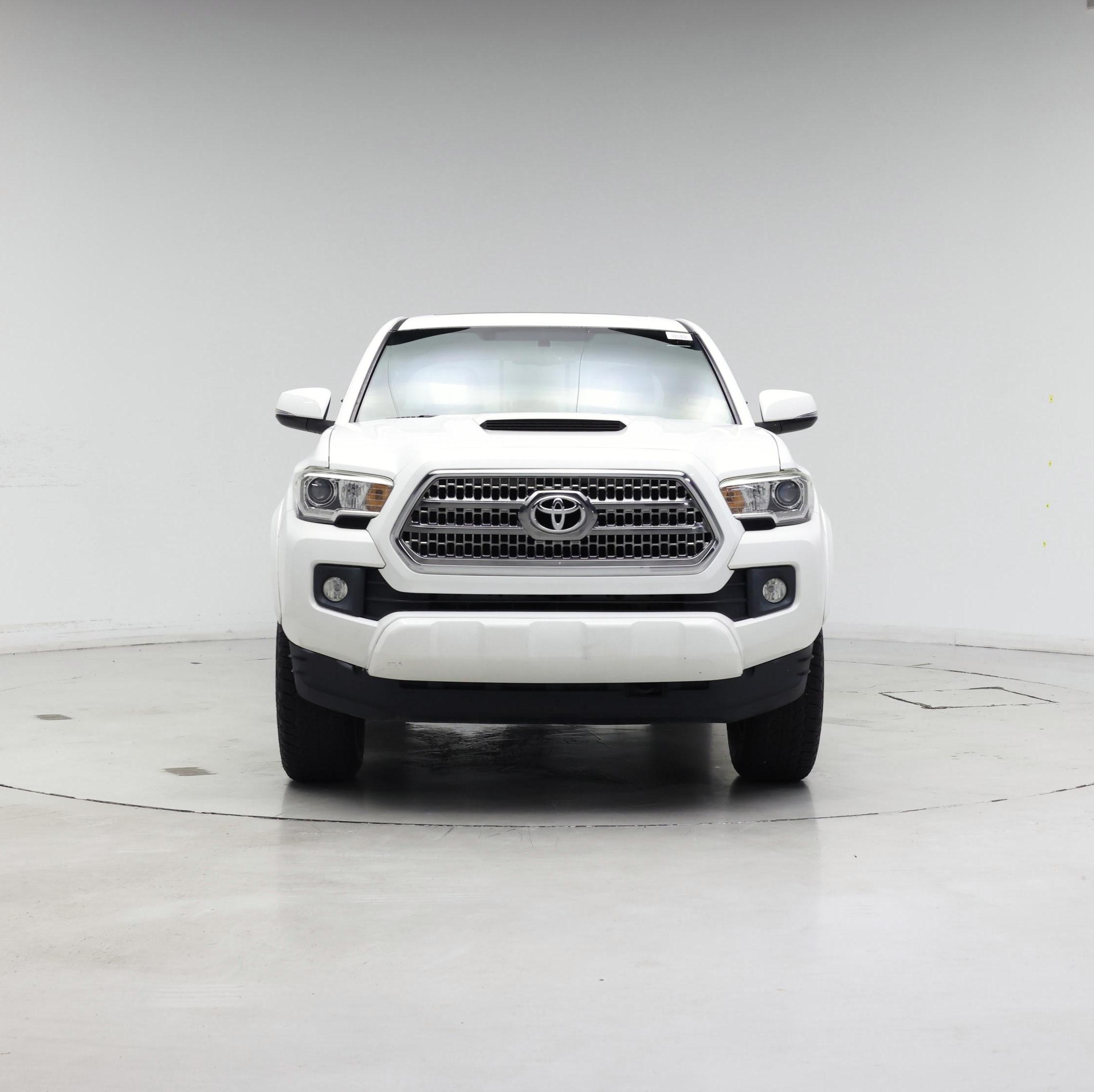 Thumbnail: 2017 Toyota Tacoma - 5