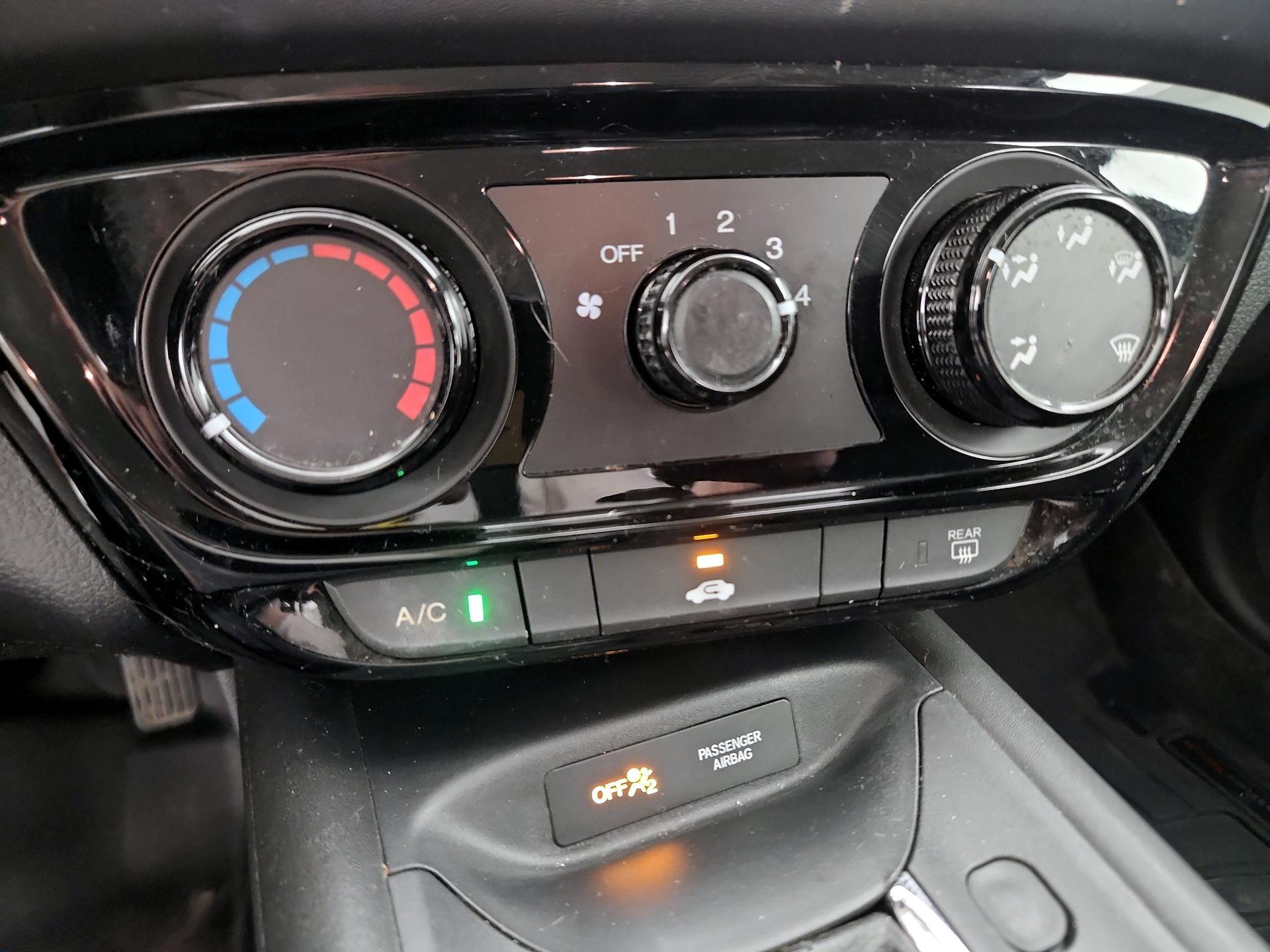 Thumbnail: 2018 Honda HR-V - 16