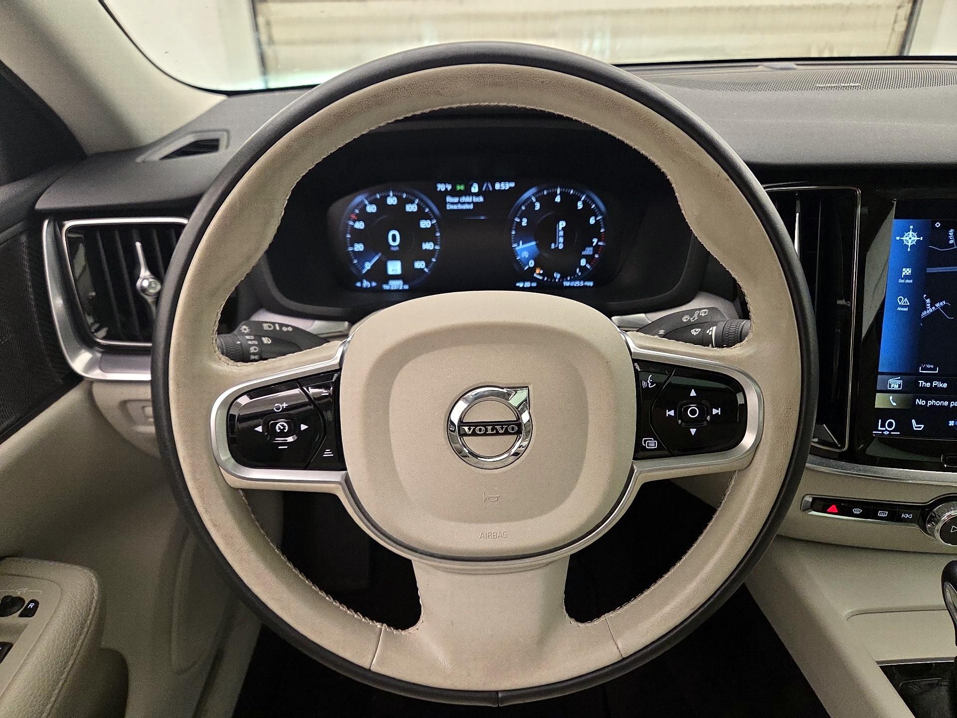 Thumbnail: 2019 Volvo V60 - 10