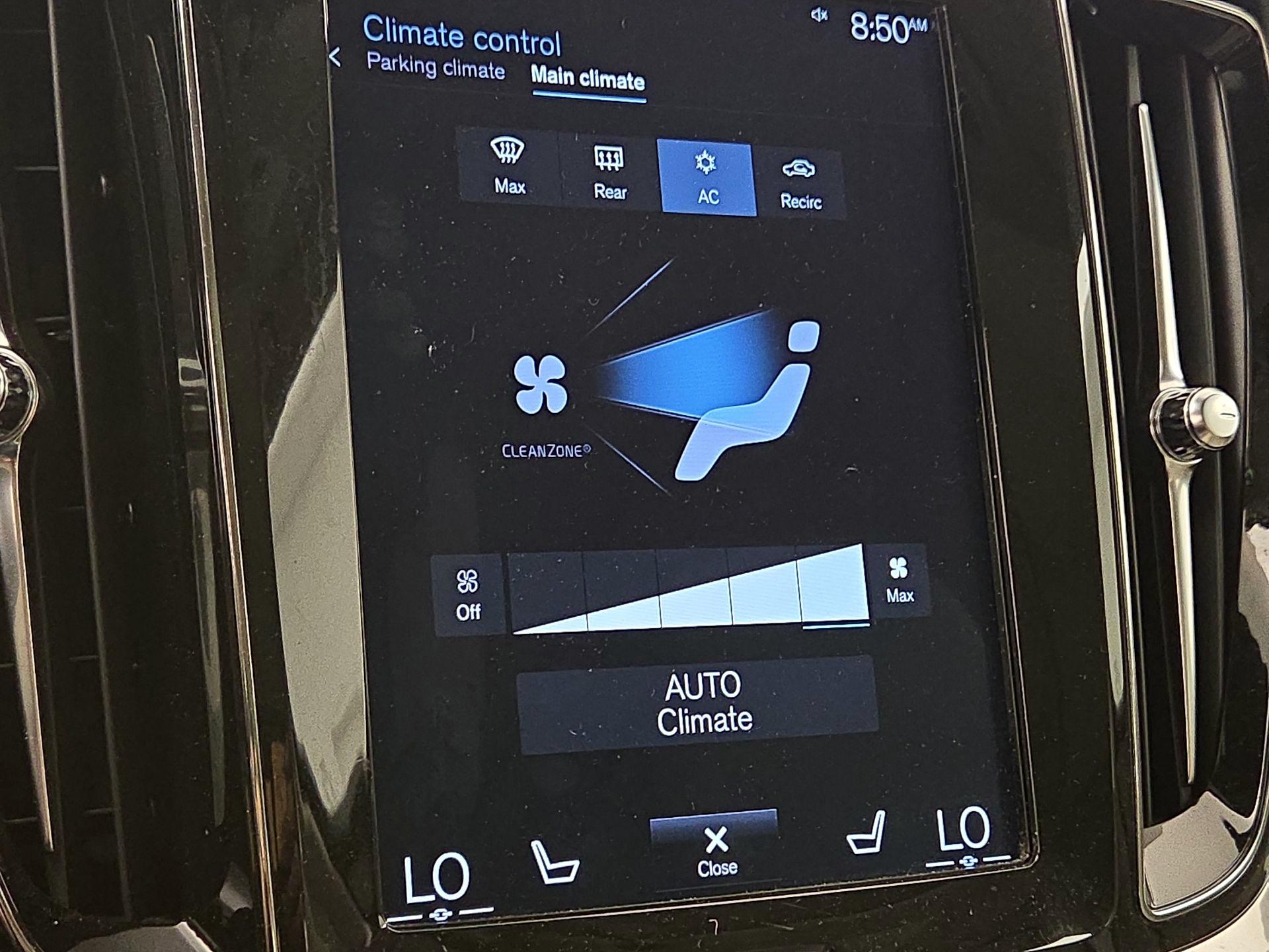 Thumbnail: 2019 Volvo V60 - 17