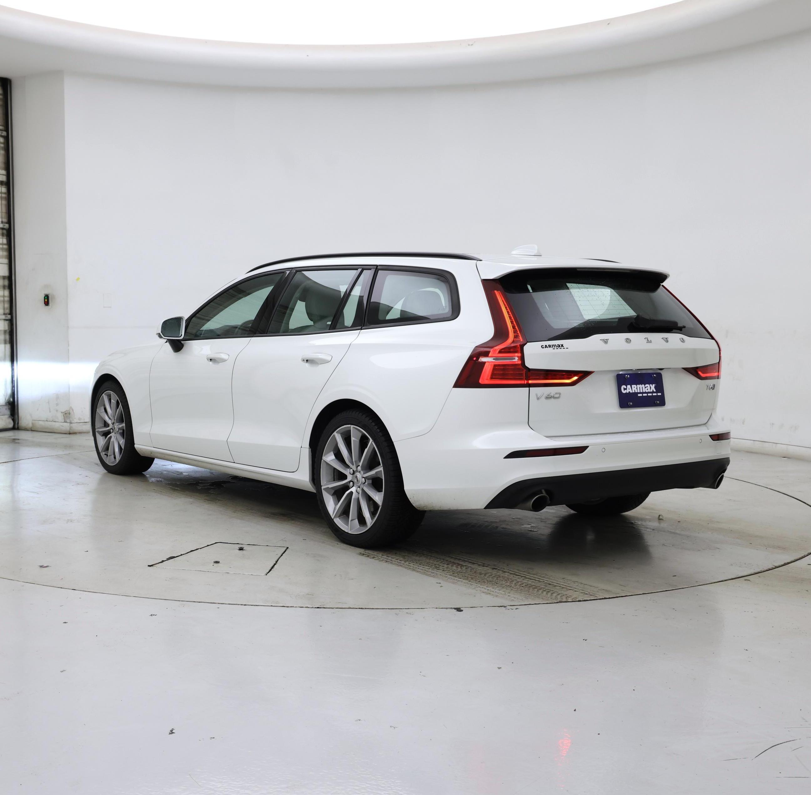 Thumbnail: 2019 Volvo V60 - 2